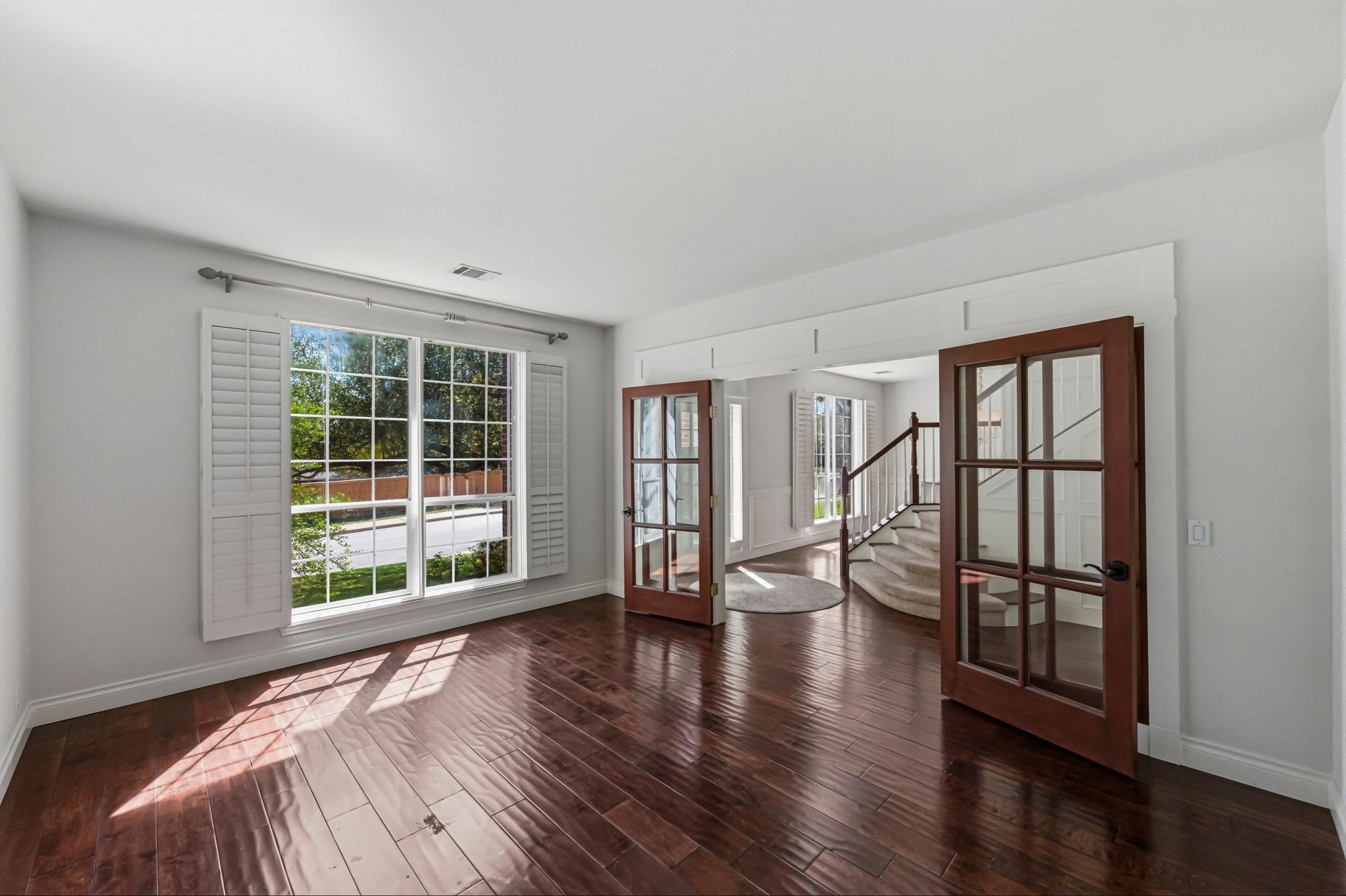 11916 LOOMIS Dr, Austin, TX 78738