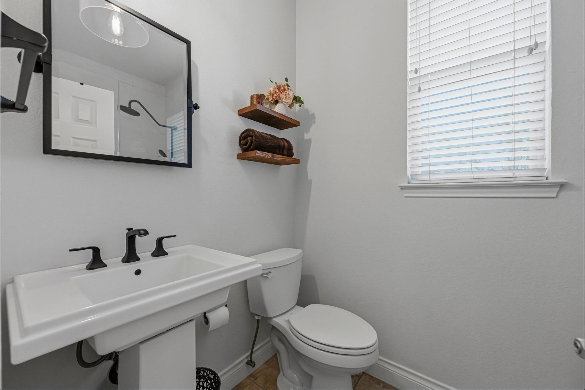 11916 LOOMIS Dr, Austin, TX 78738