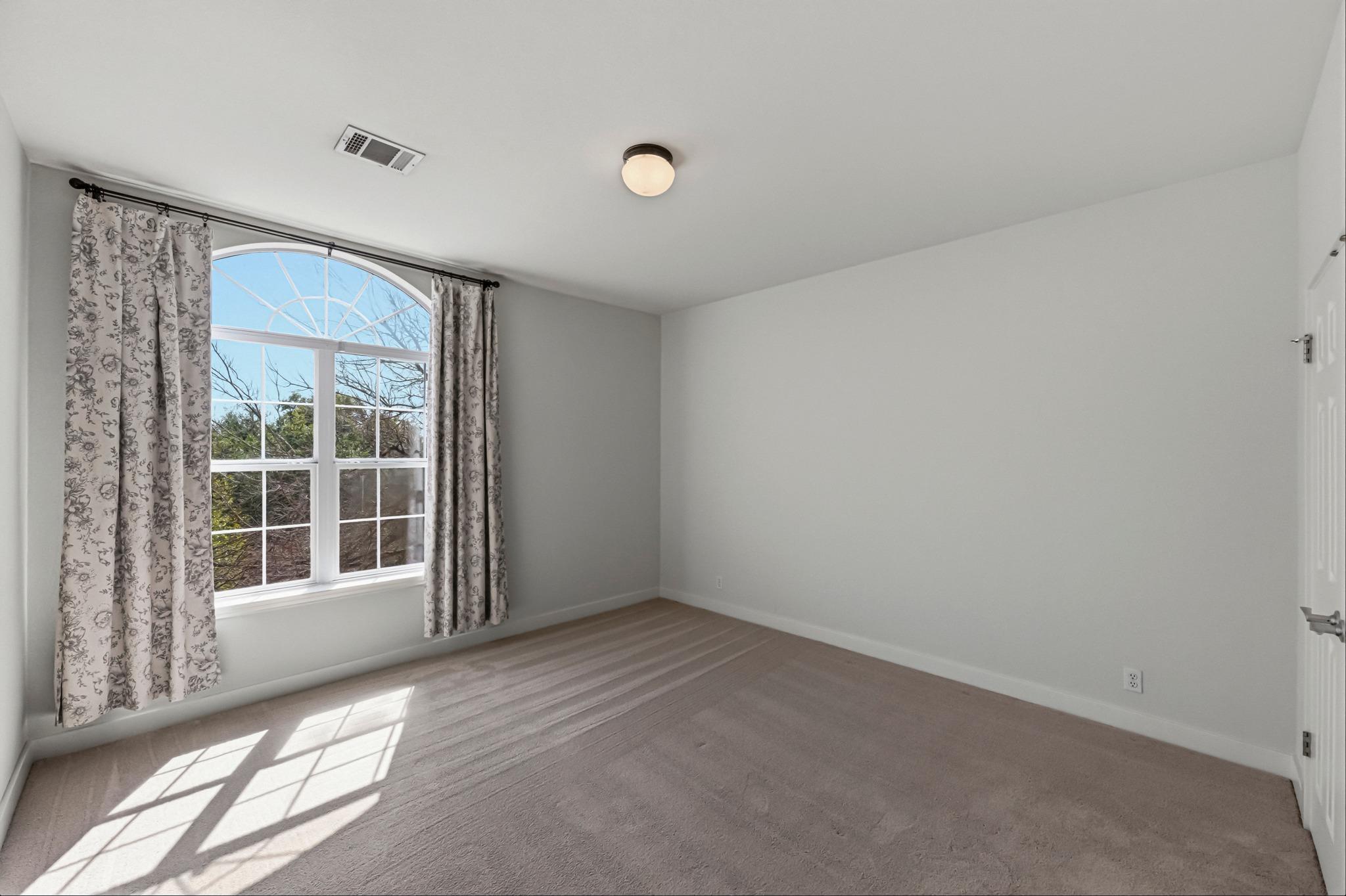 11916 LOOMIS Dr, Austin, TX 78738