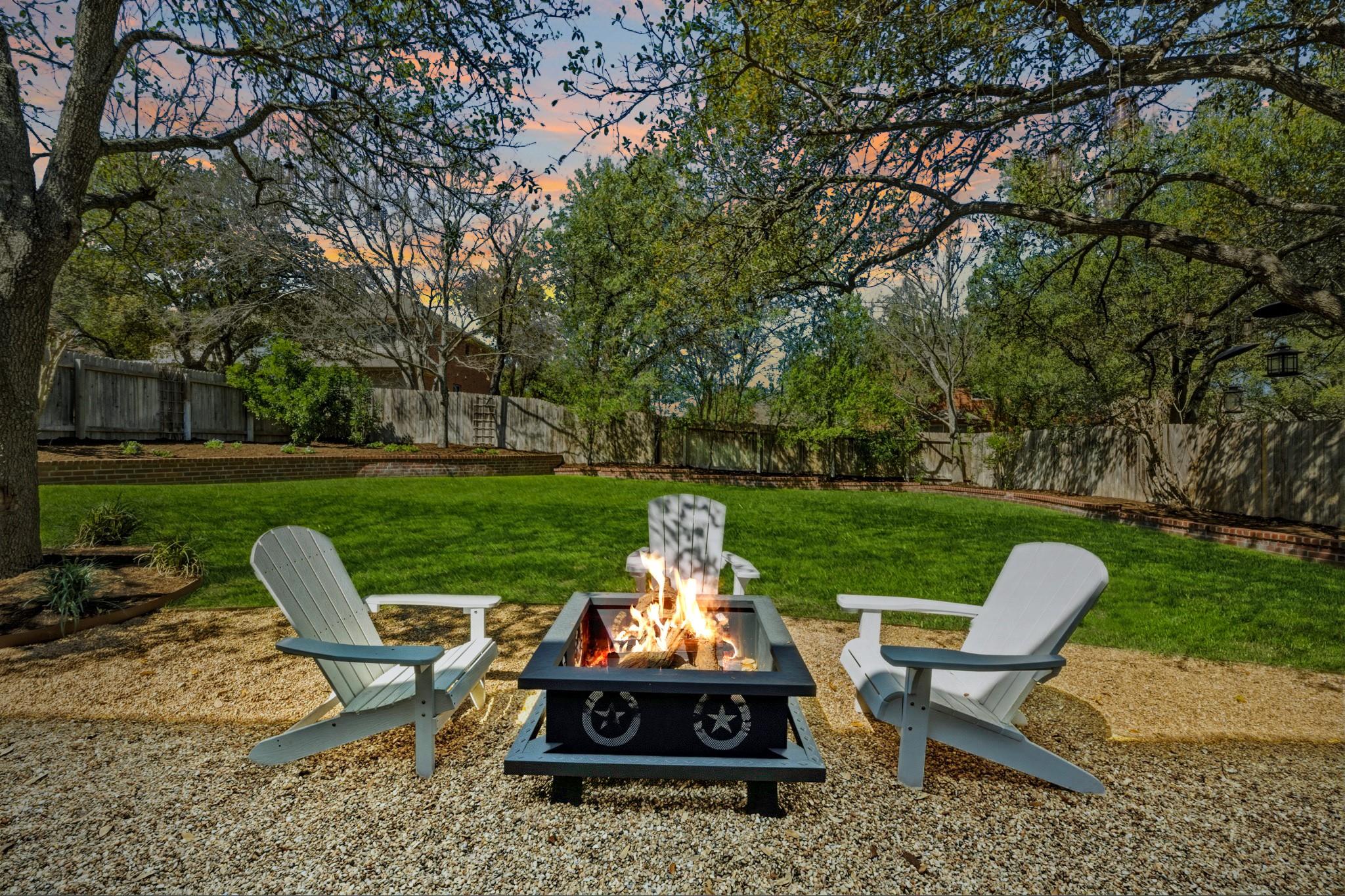 11916 LOOMIS Dr, Austin, TX 78738