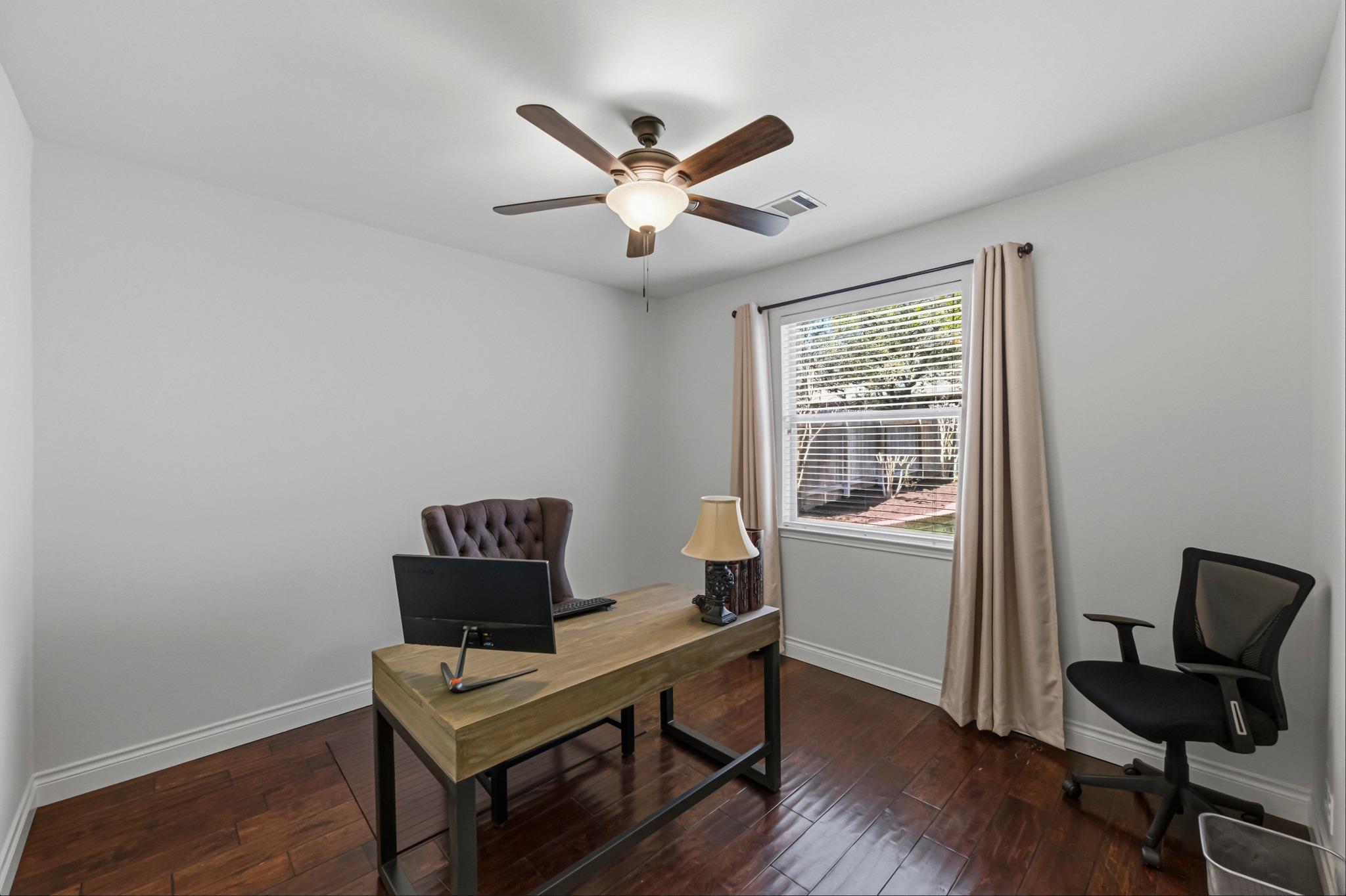 11916 LOOMIS Dr, Austin, TX 78738