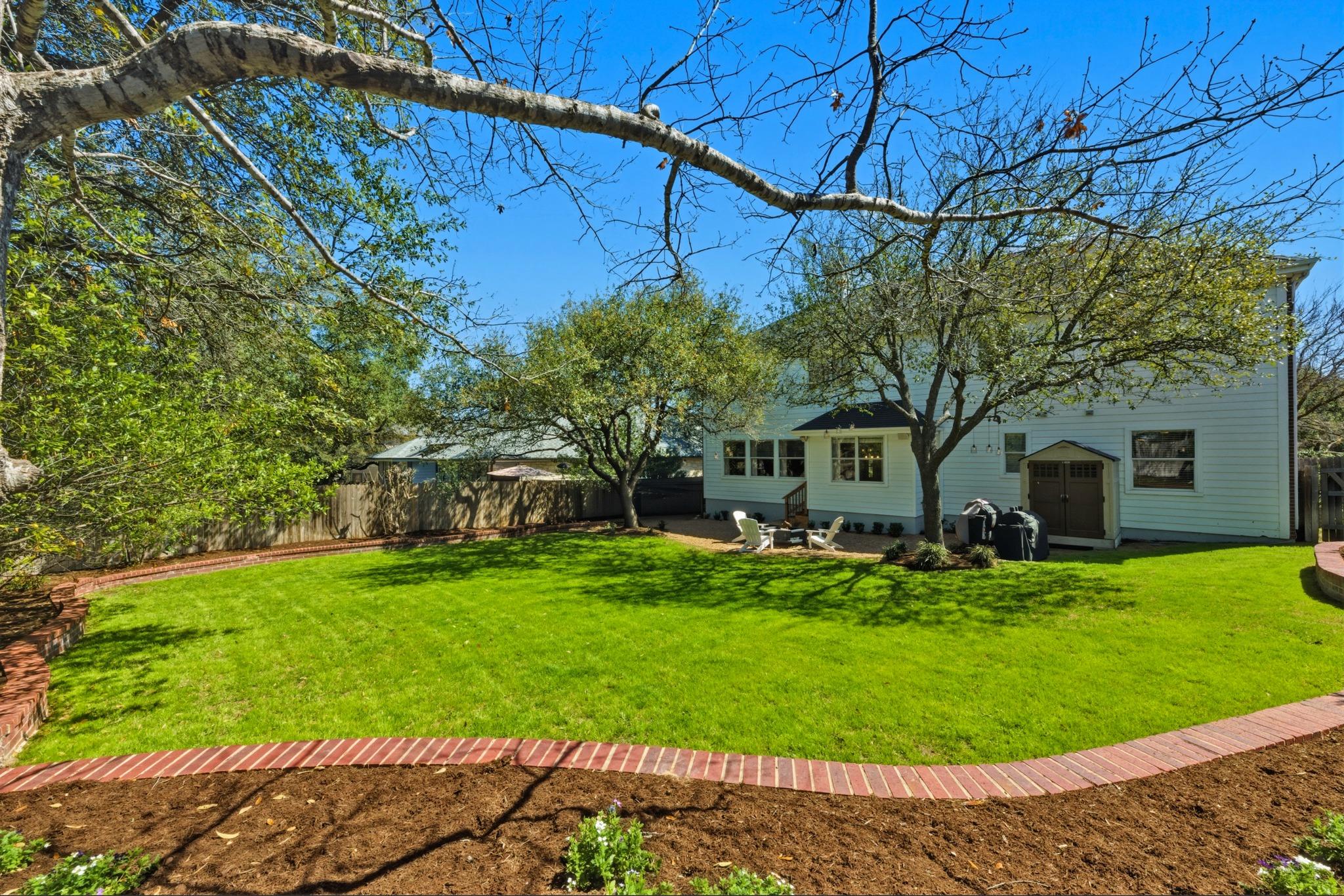 11916 LOOMIS Dr, Austin, TX 78738