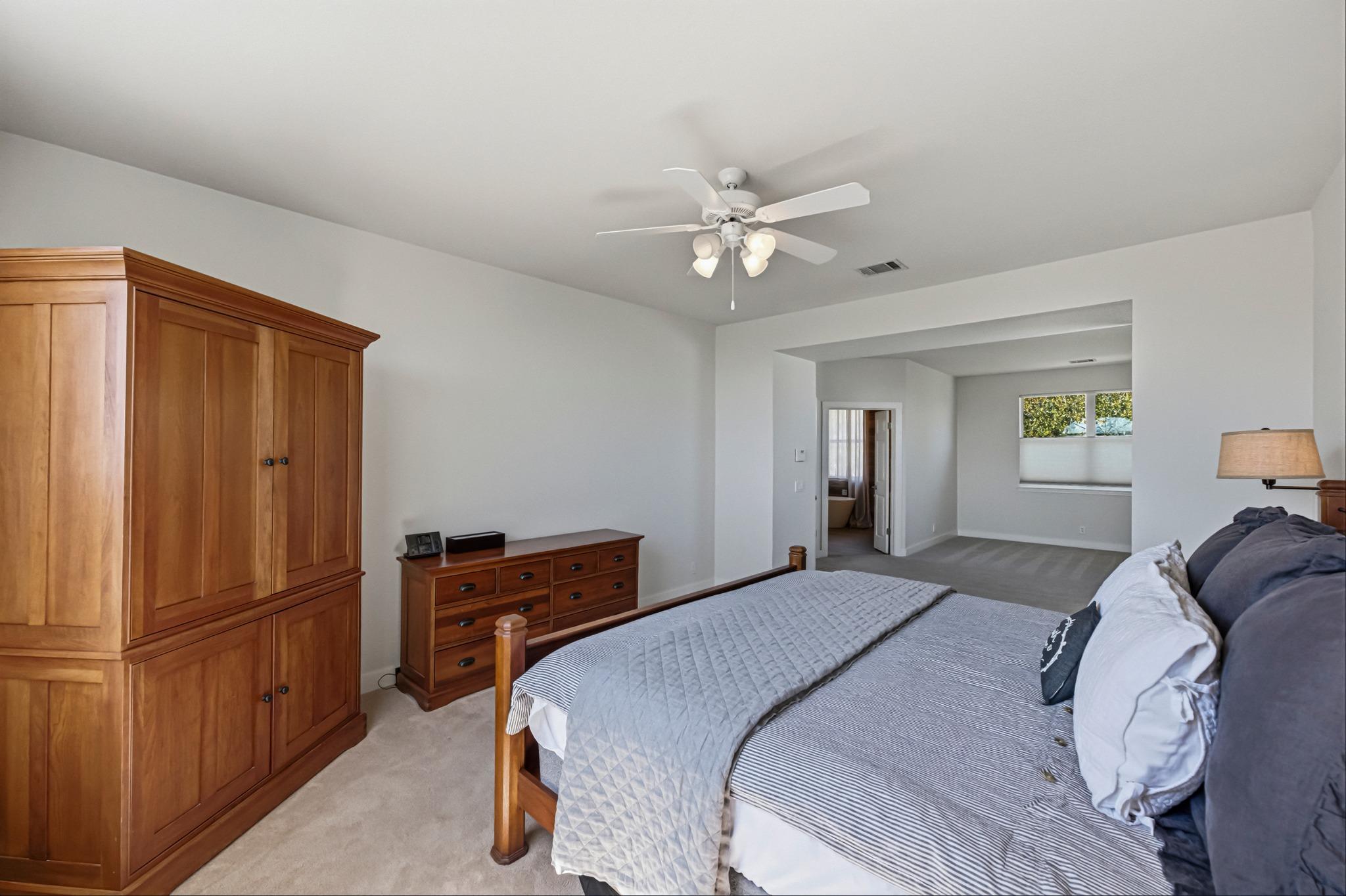 11916 LOOMIS Dr, Austin, TX 78738