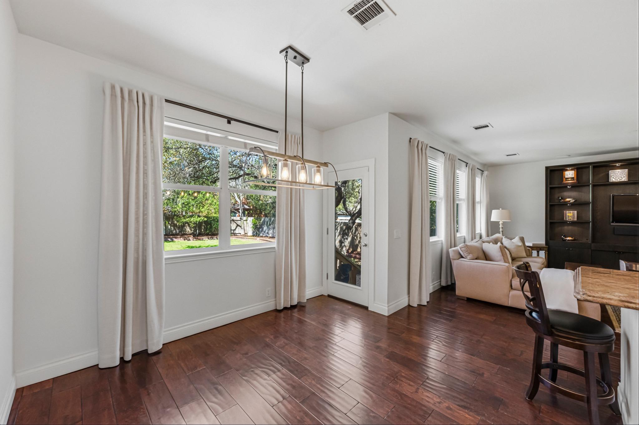 11916 LOOMIS Dr, Austin, TX 78738