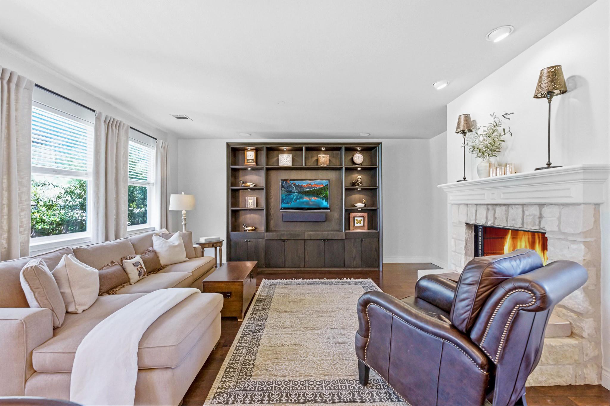 11916 LOOMIS Dr, Austin, TX 78738