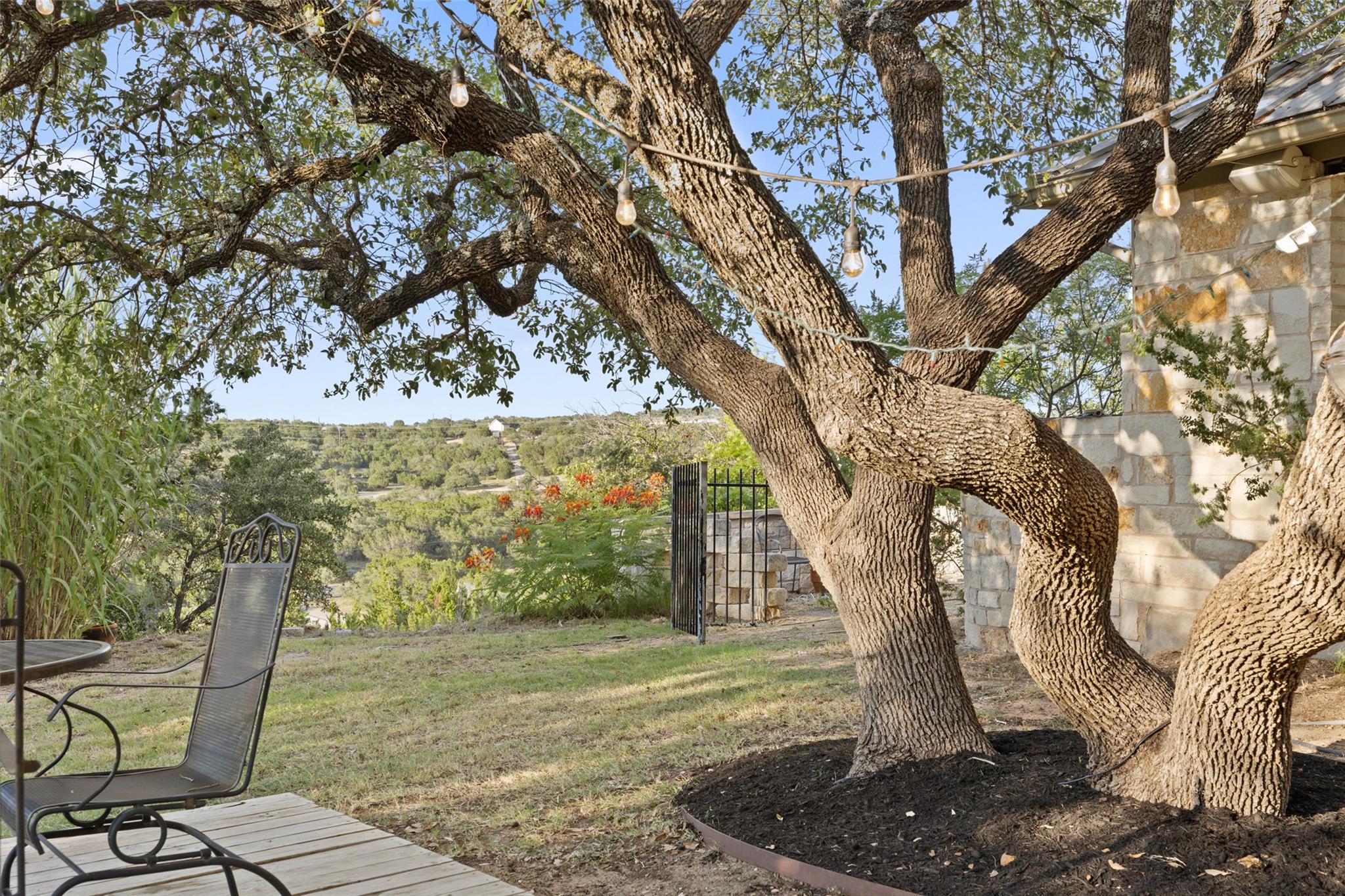 21301 Kathy Ln, Spicewood, TX 78669