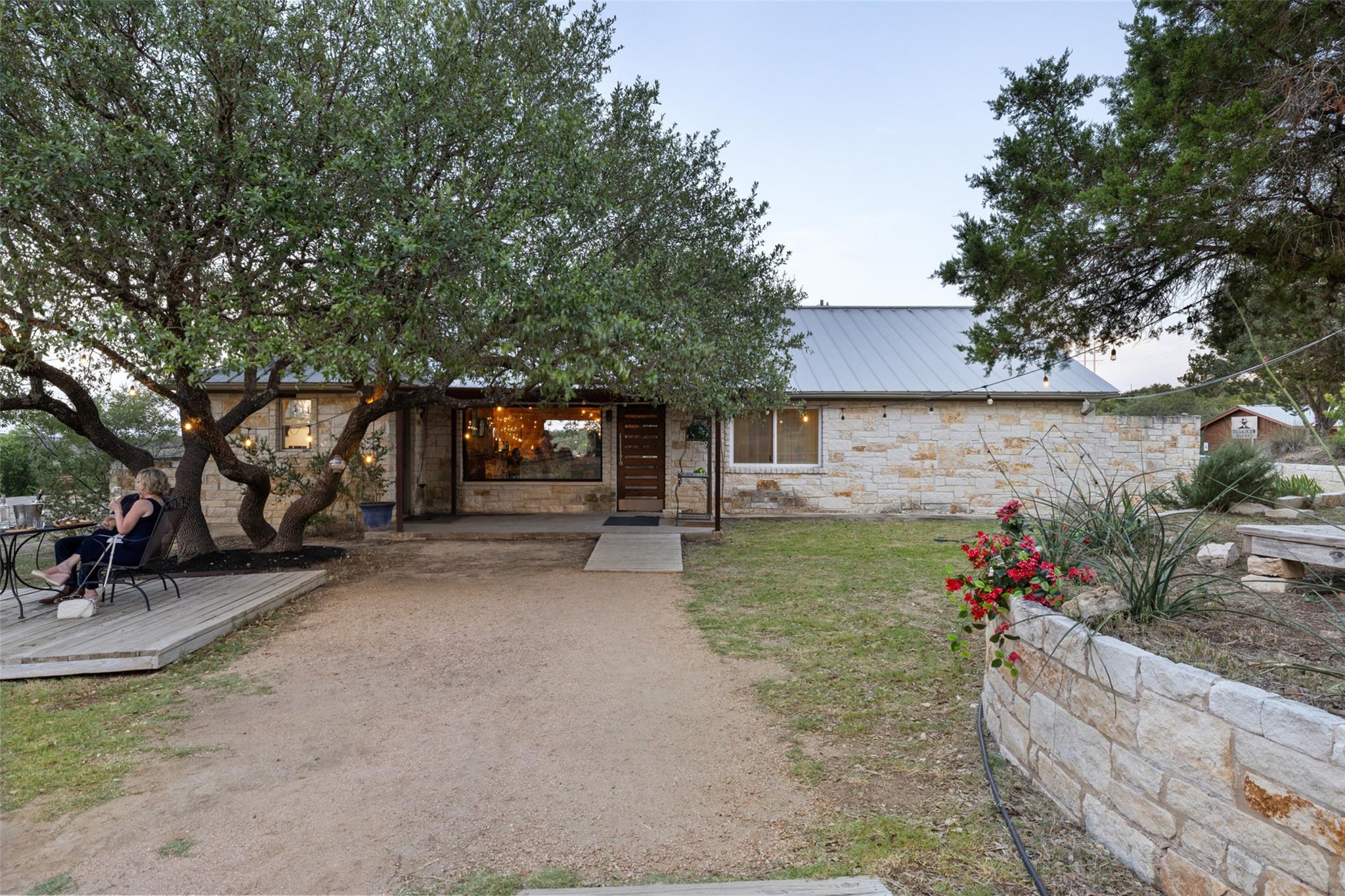 21301 Kathy Ln, Spicewood, TX 78669