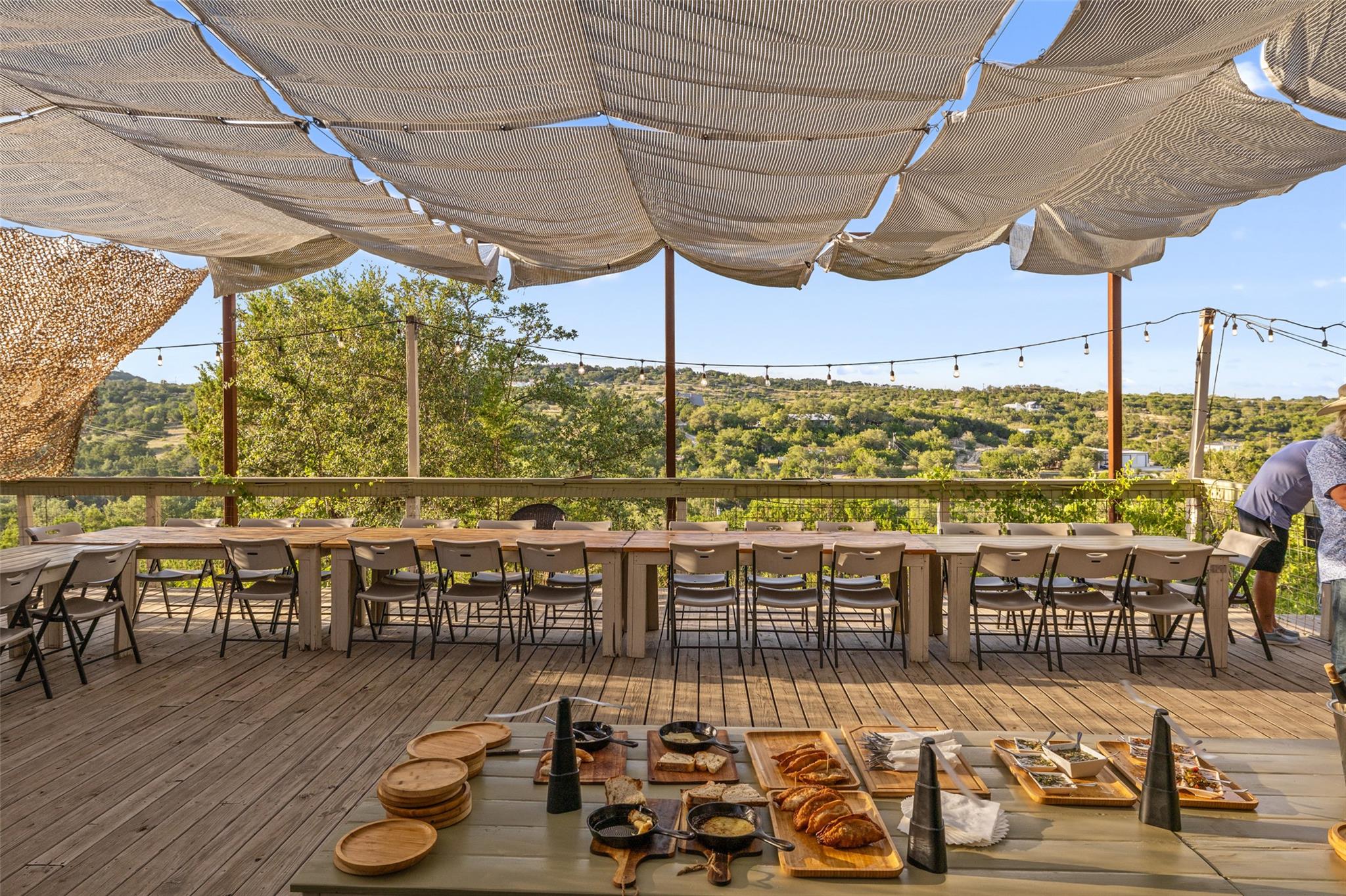 21301 Kathy Ln, Spicewood, TX 78669