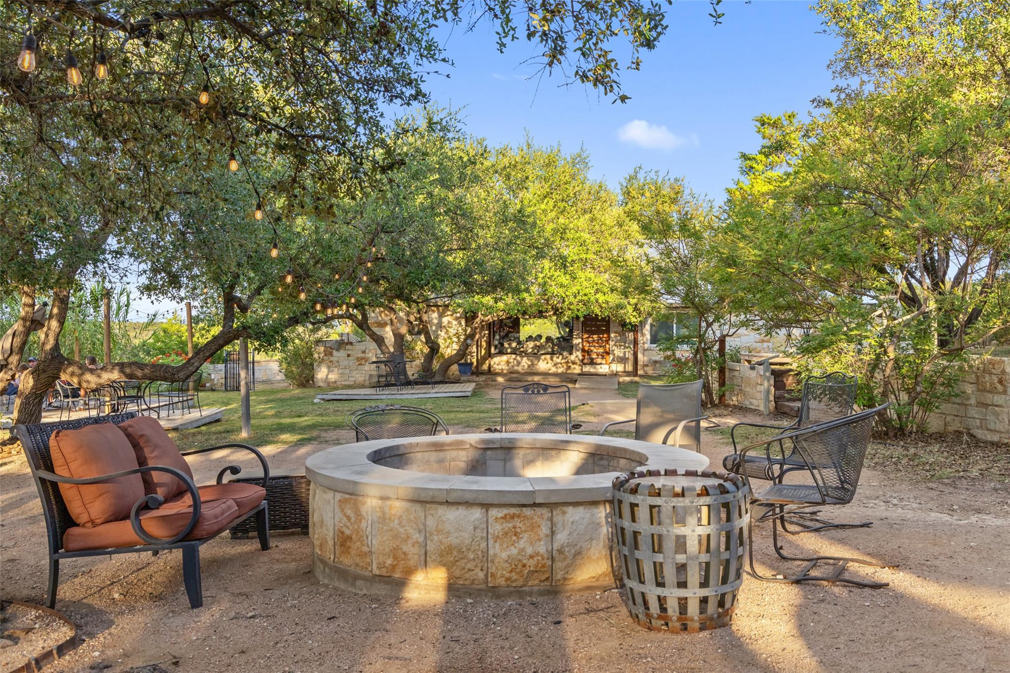 21301 Kathy Ln, Spicewood, TX 78669