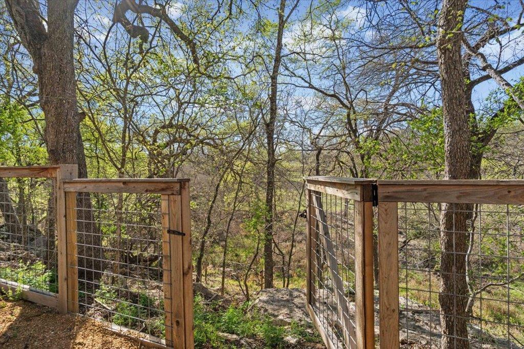 11028 Whiskey River Dr, Austin, TX 78748