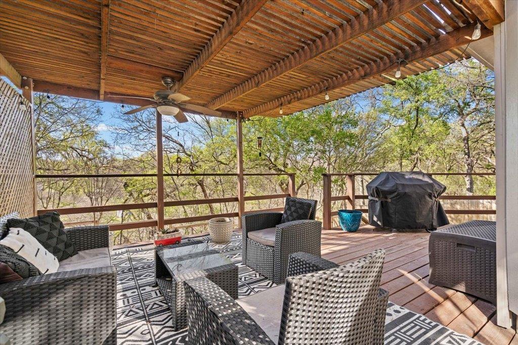 11028 Whiskey River Dr, Austin, TX 78748