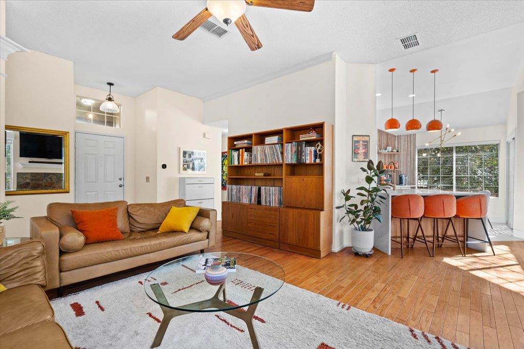 11028 Whiskey River Dr, Austin, TX 78748