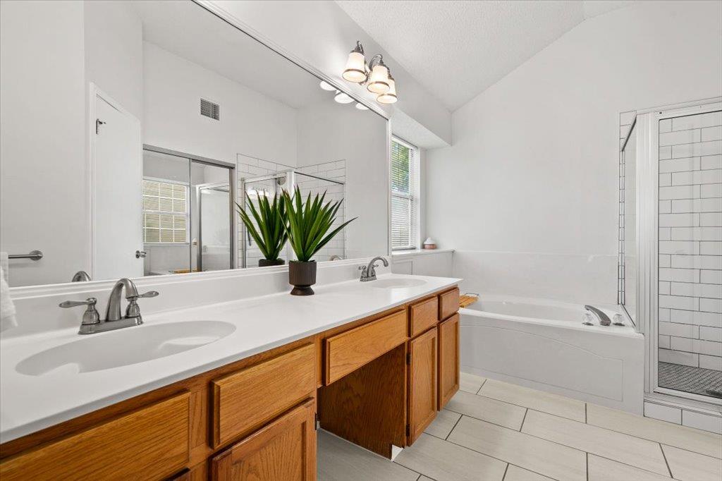 11028 Whiskey River Dr, Austin, TX 78748