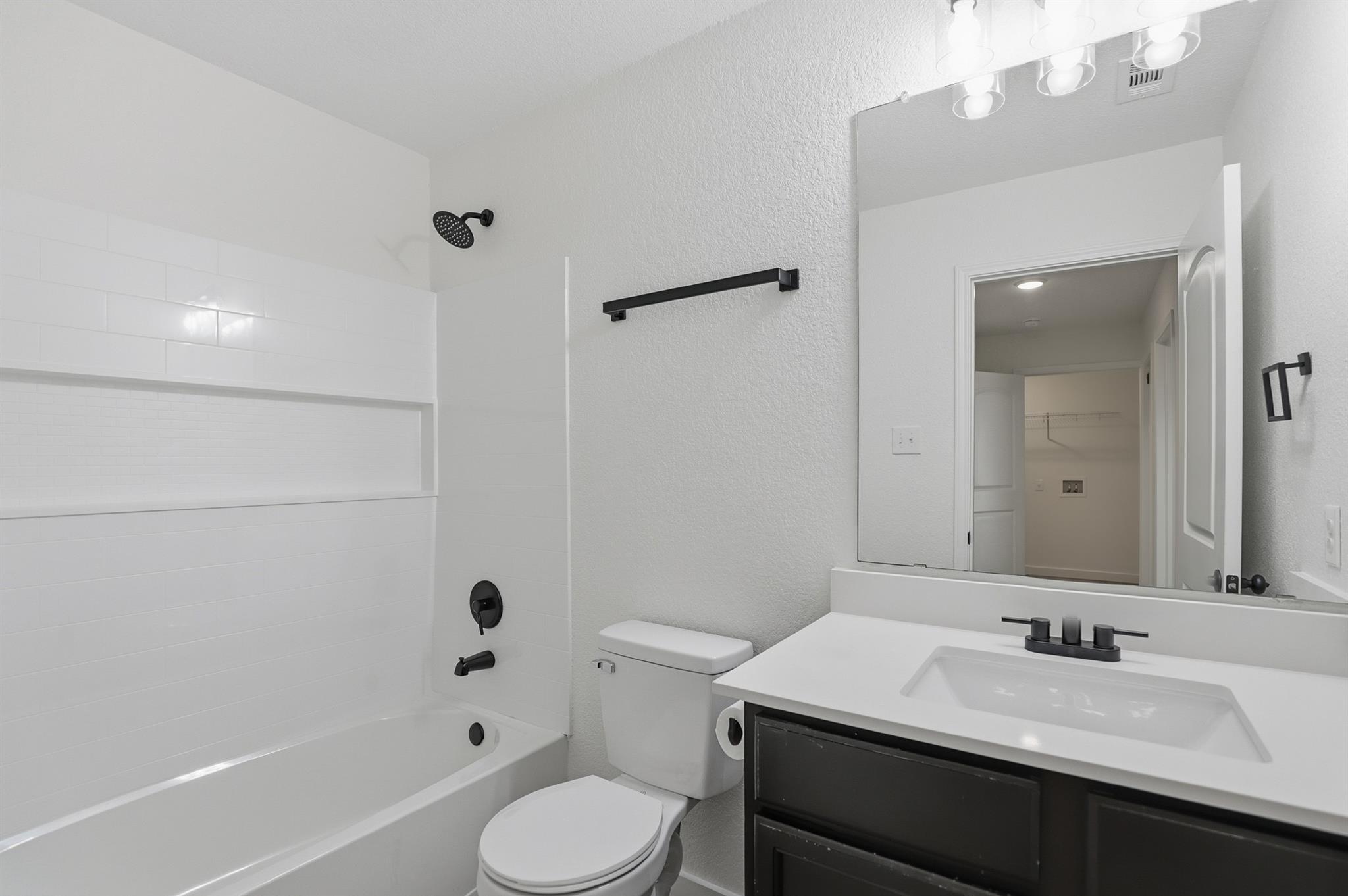 4001 Cressler Ln # 15G, Jarrell, TX 76537