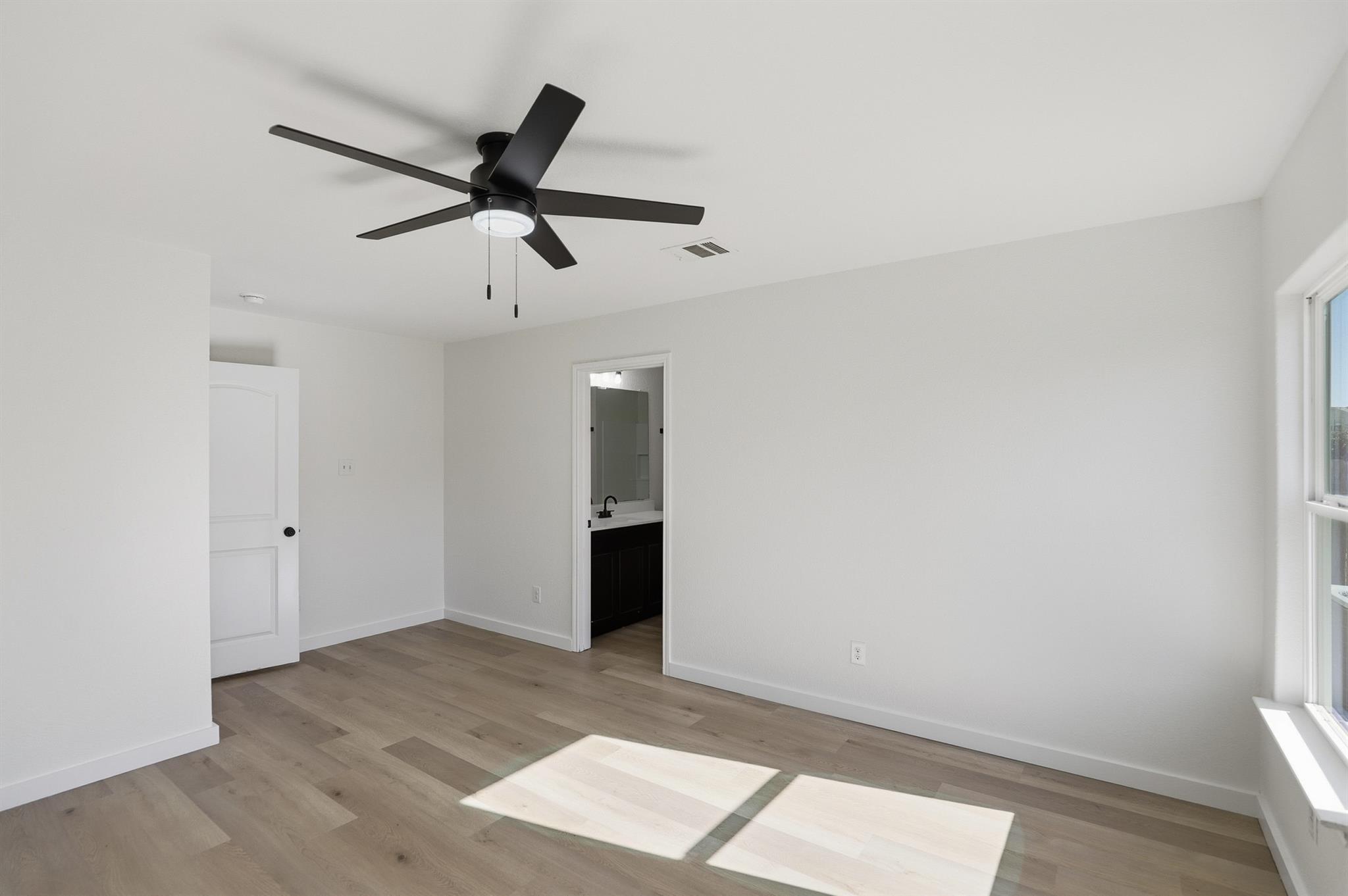 4001 Cressler Ln # 15G, Jarrell, TX 76537