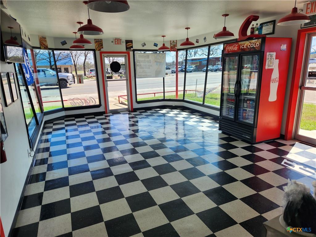 1004 S Key Ave, Lampasas, TX 76550