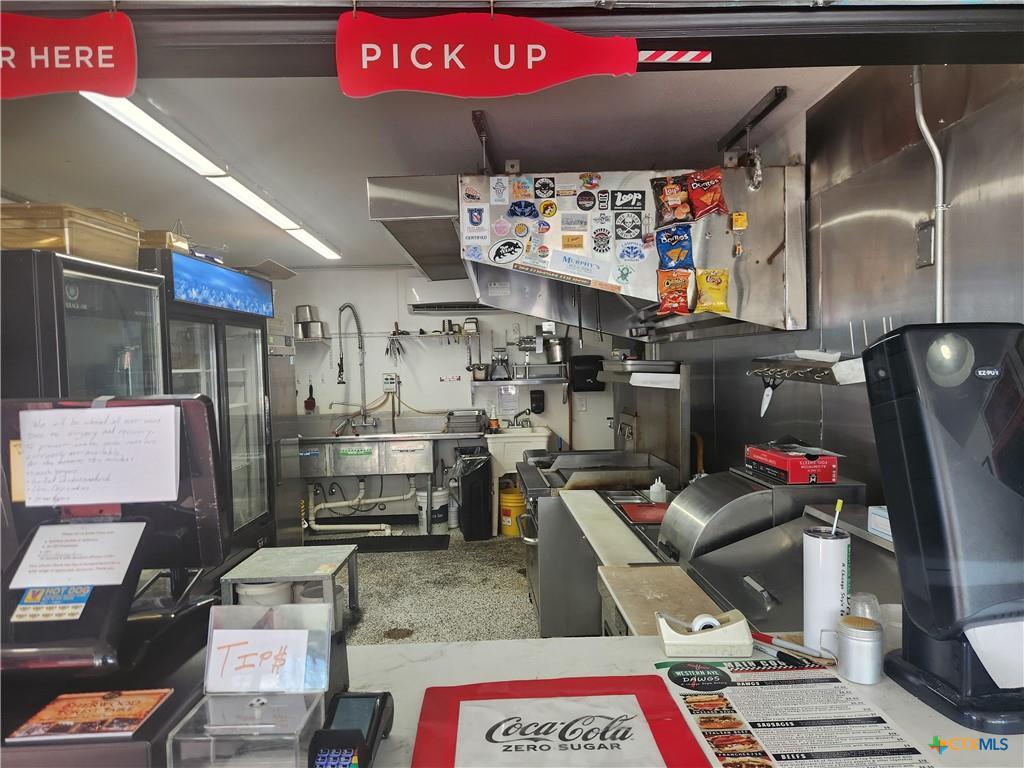 1004 S Key Ave, Lampasas, TX 76550