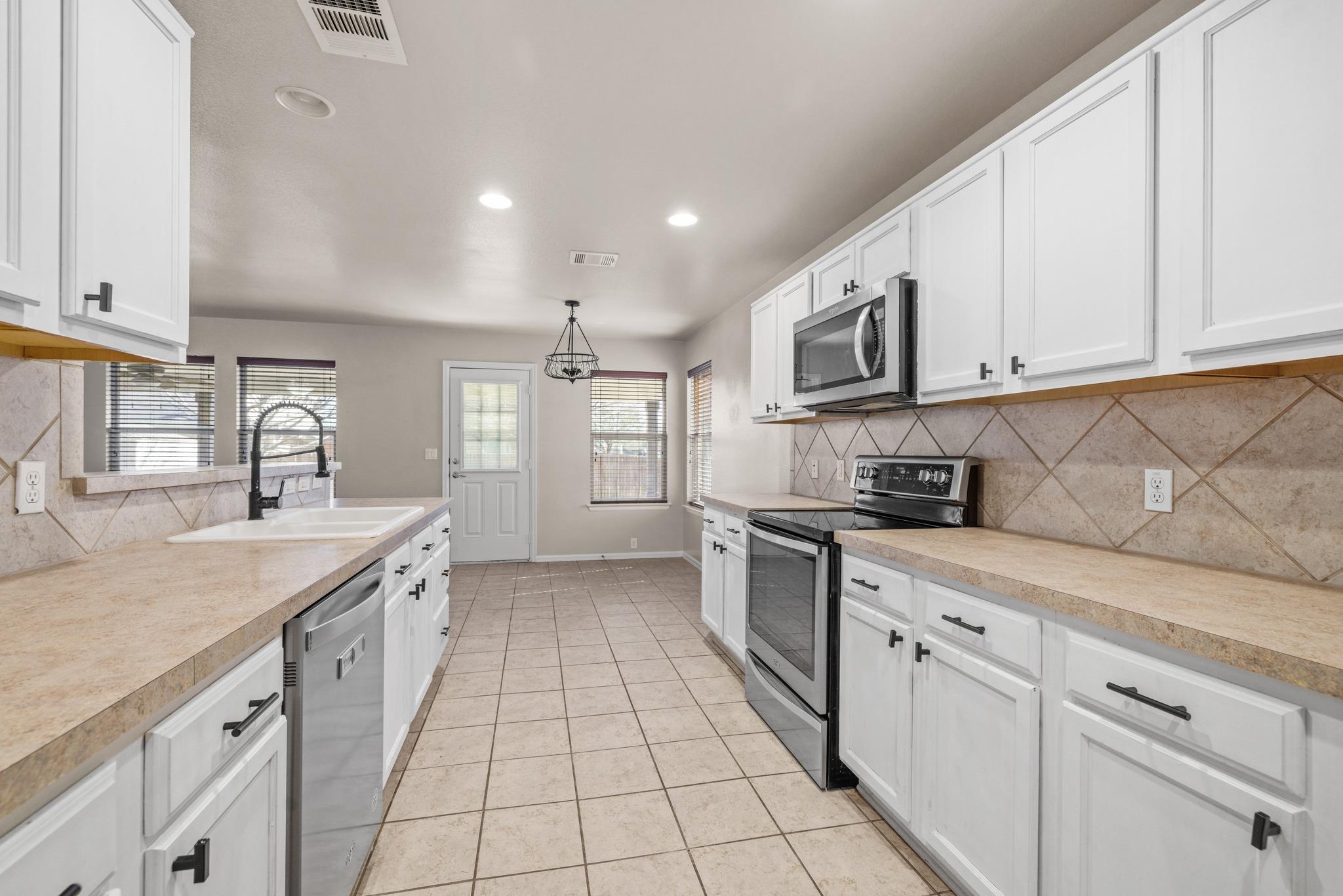 217 Inca Dove Ln, Leander, TX 78641