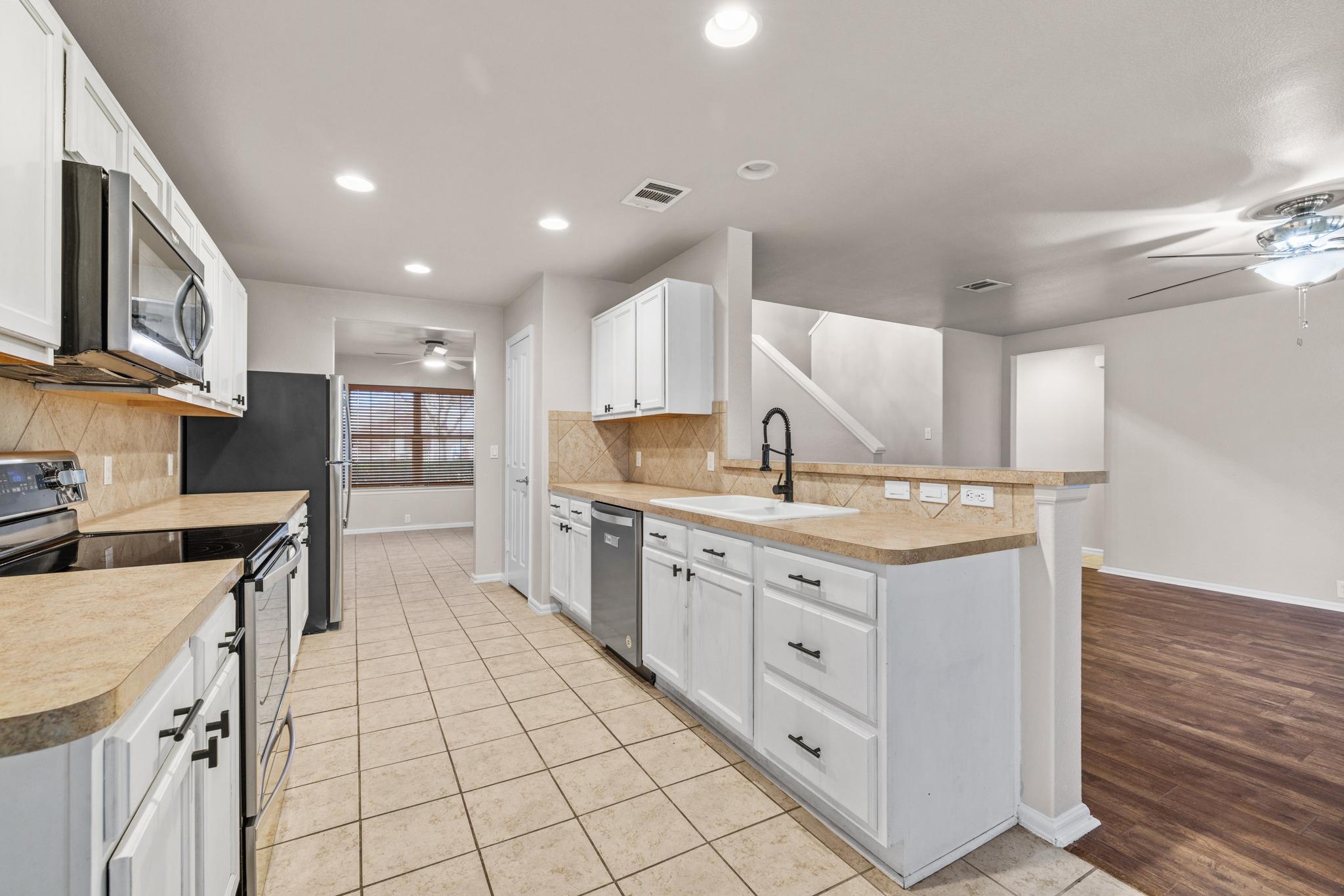 217 Inca Dove Ln, Leander, TX 78641