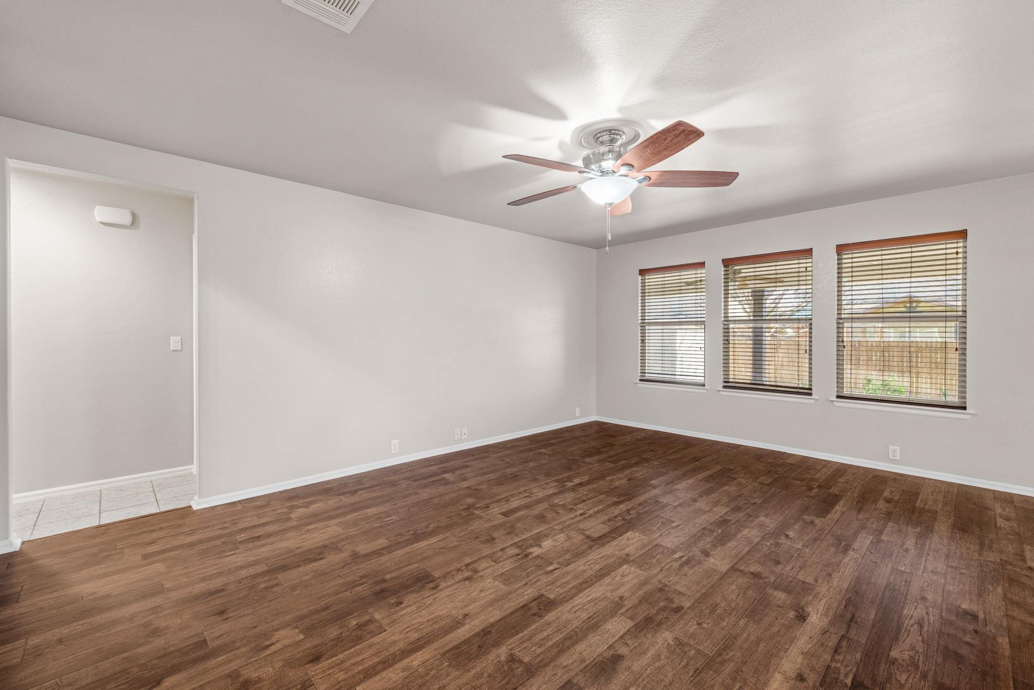 217 Inca Dove Ln, Leander, TX 78641