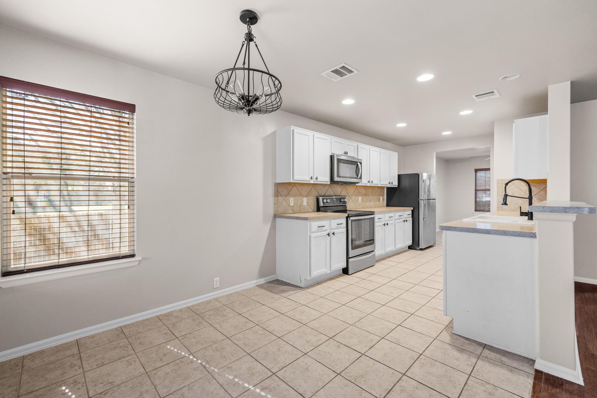 217 Inca Dove Ln, Leander, TX 78641