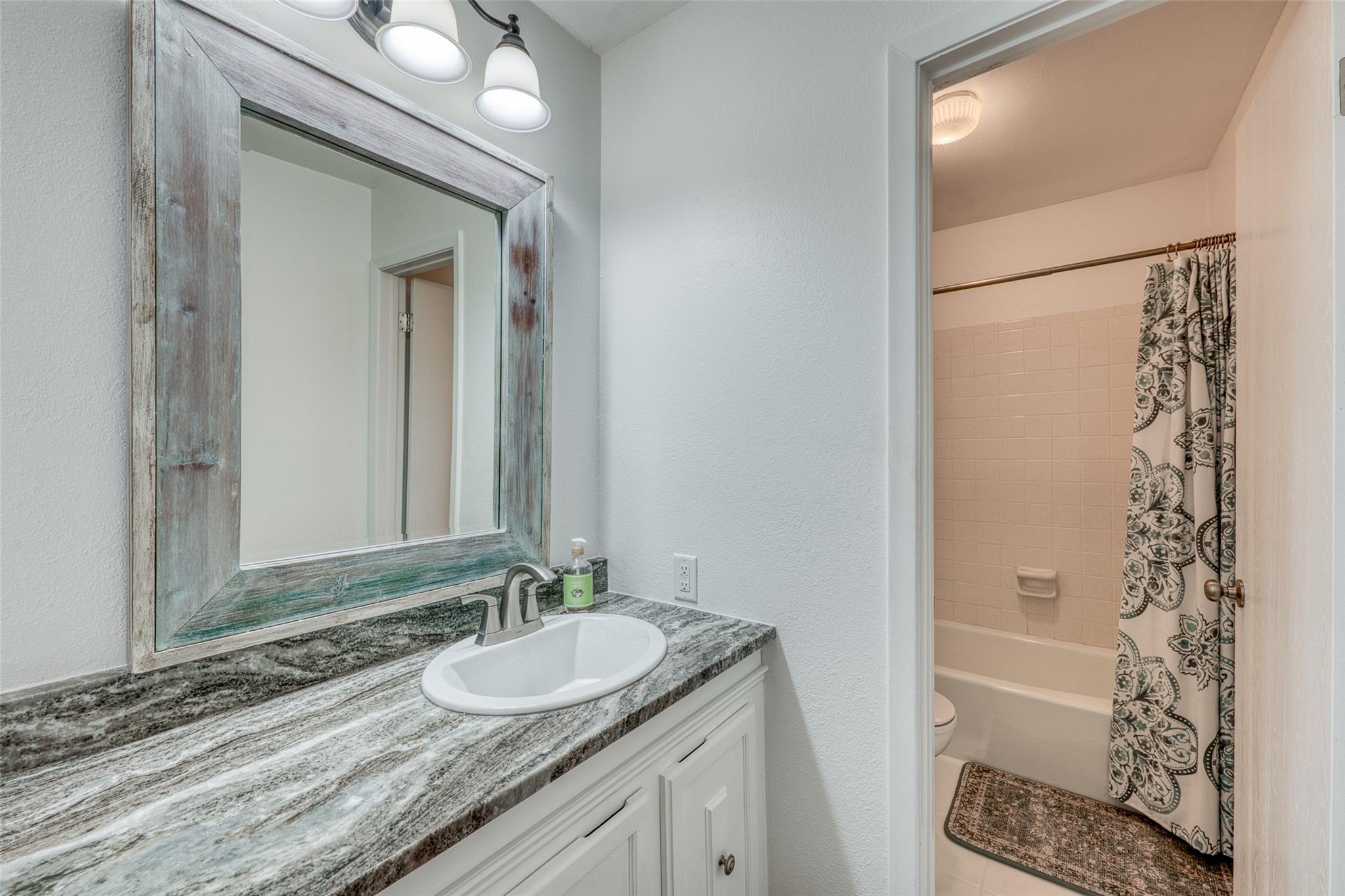 1209 Hi Stirrup # 113, Horseshoe Bay, TX 78657