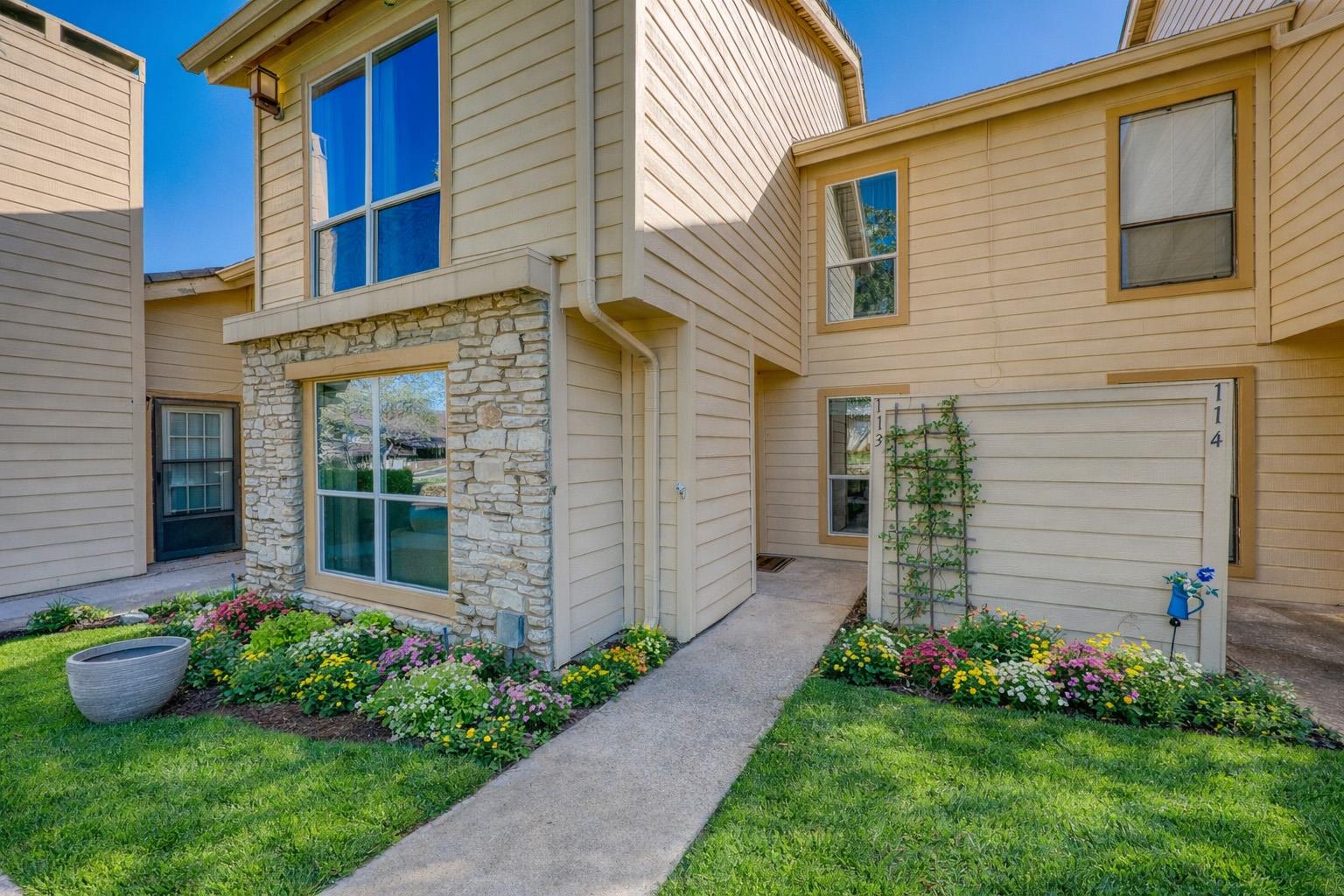 1209 Hi Stirrup # 113, Horseshoe Bay, TX 78657