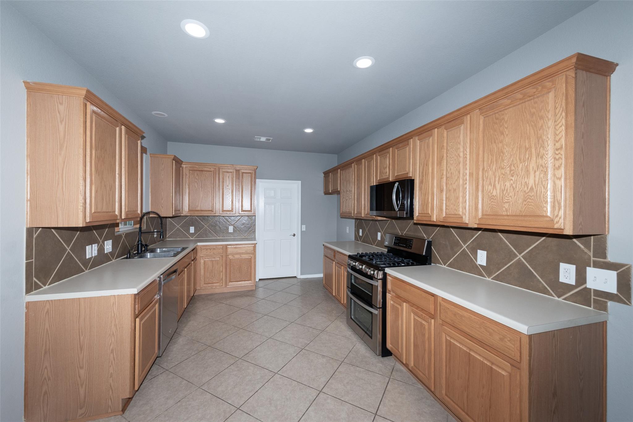 184 Tulip Cv, Kyle, TX 78640