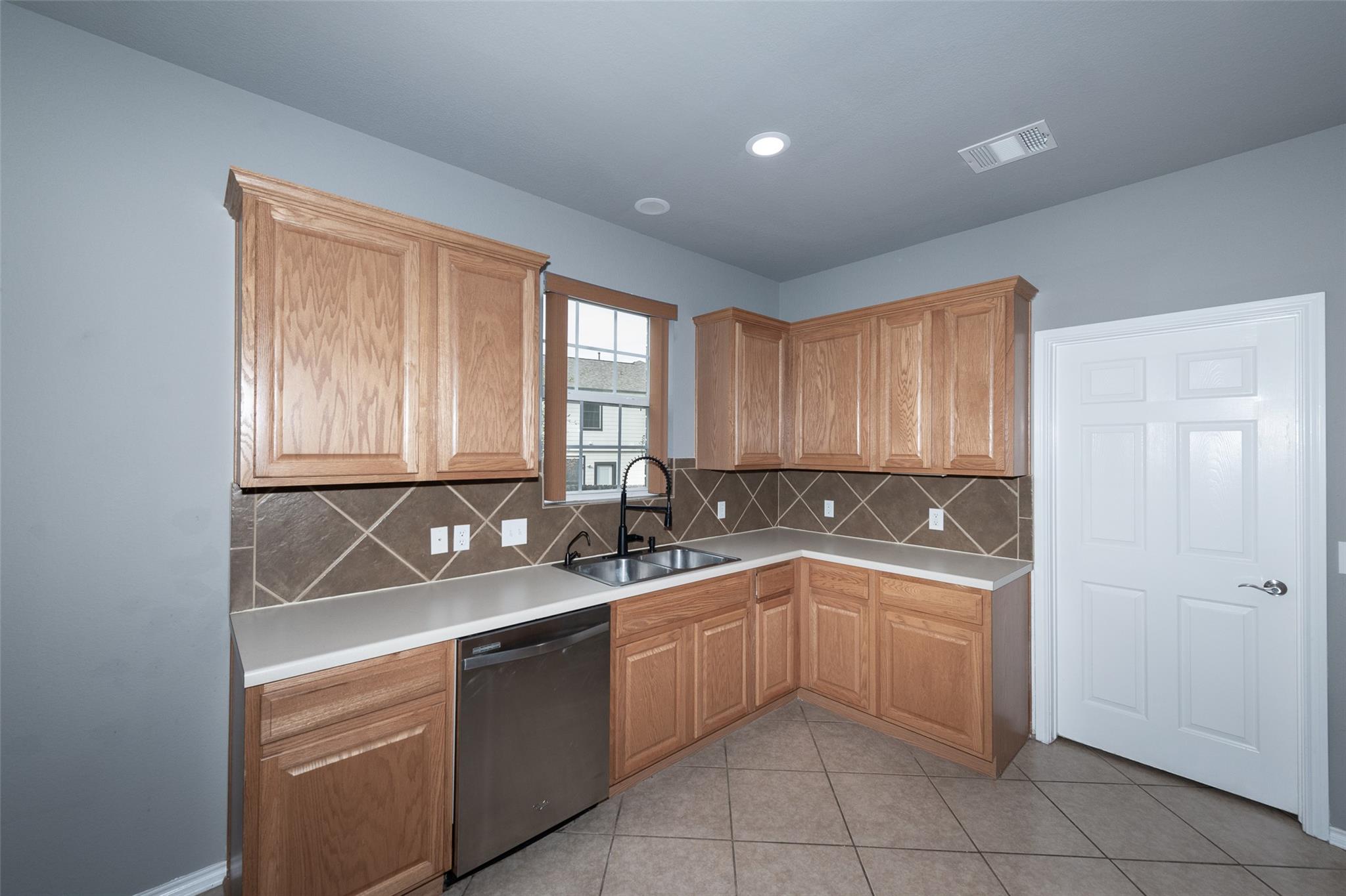 184 Tulip Cv, Kyle, TX 78640