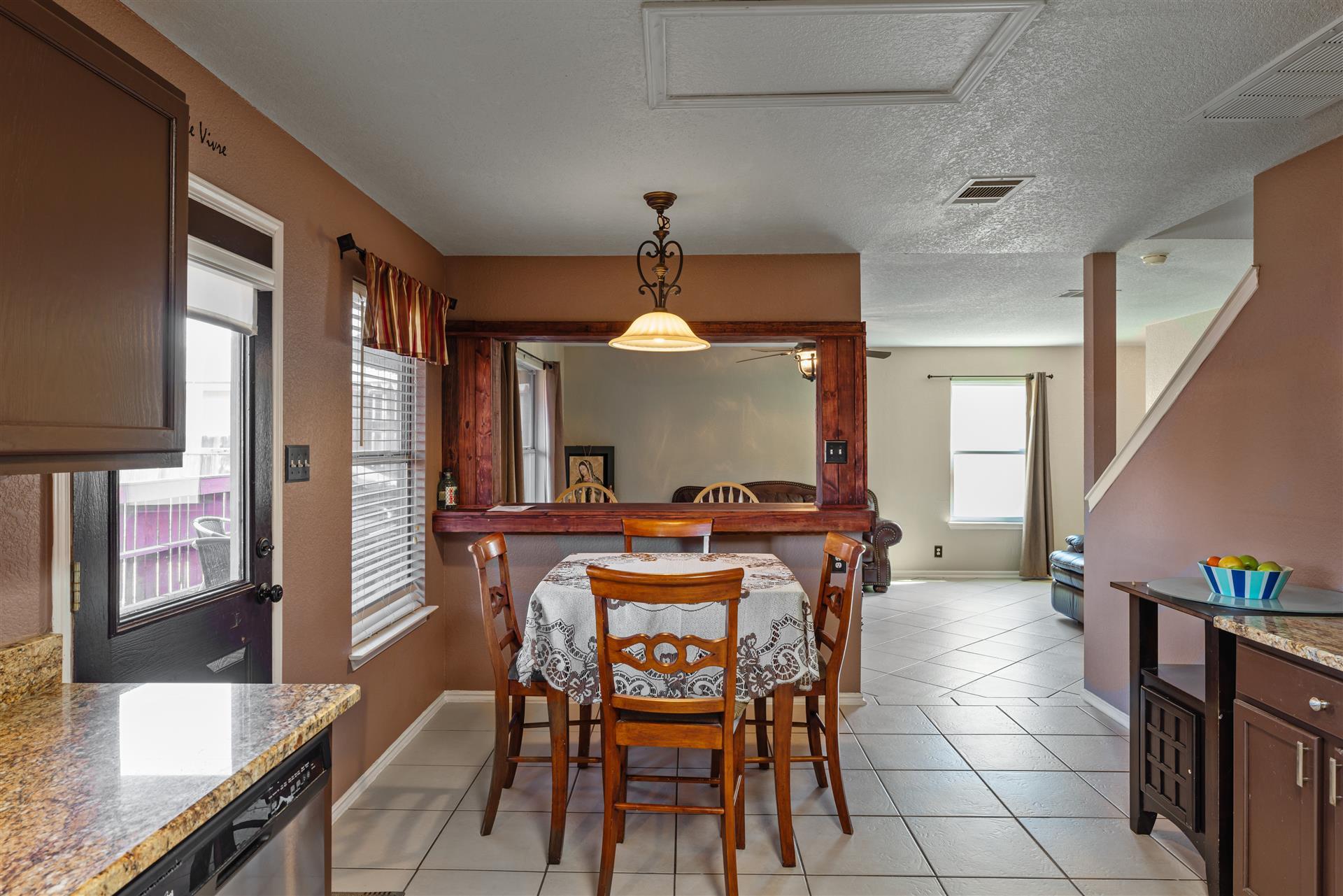 103 Ryan Cv, Hutto, TX 78634