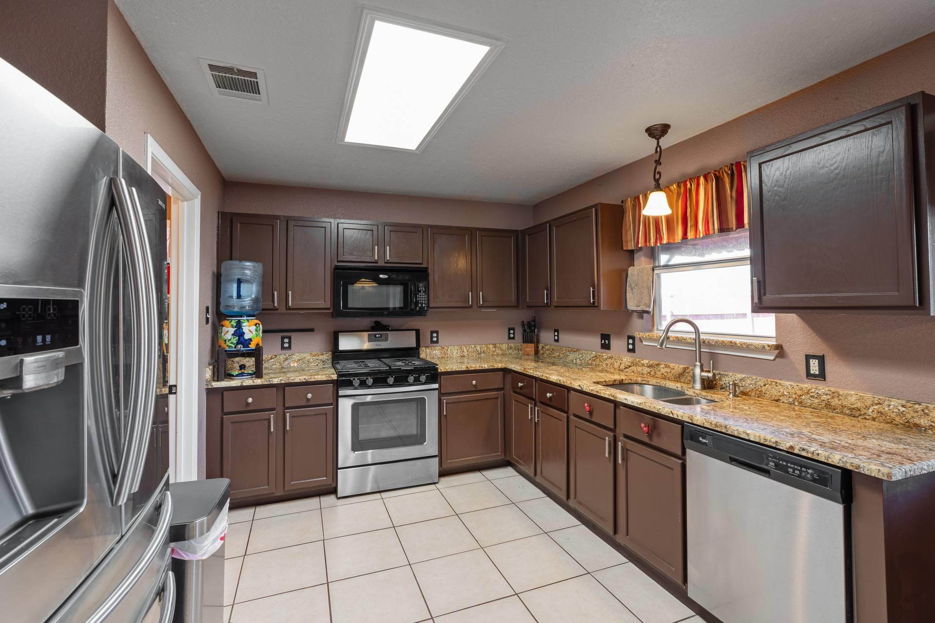 103 Ryan Cv, Hutto, TX 78634