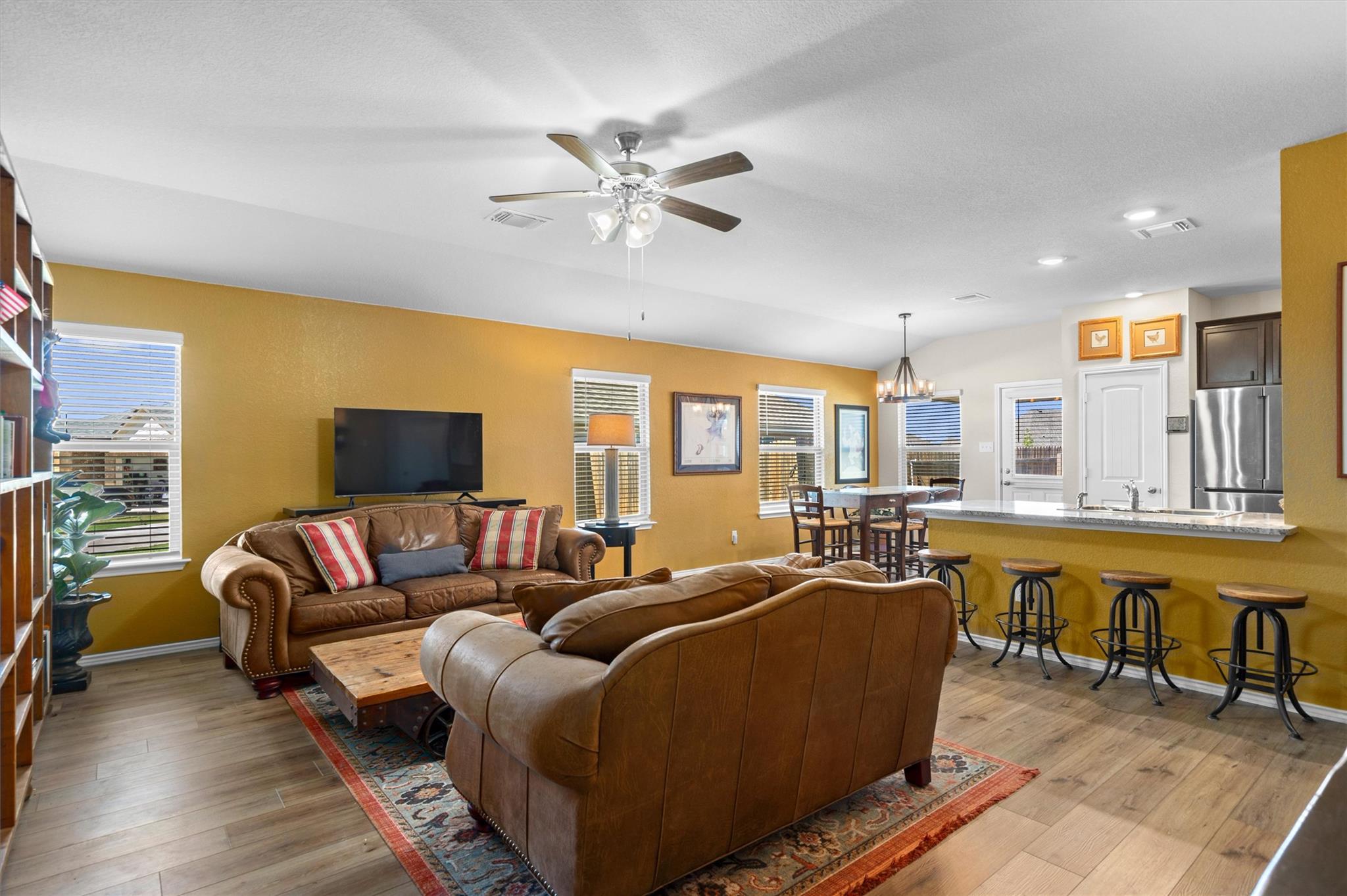 214 Nathaniel Dr, Taylor, TX 76574