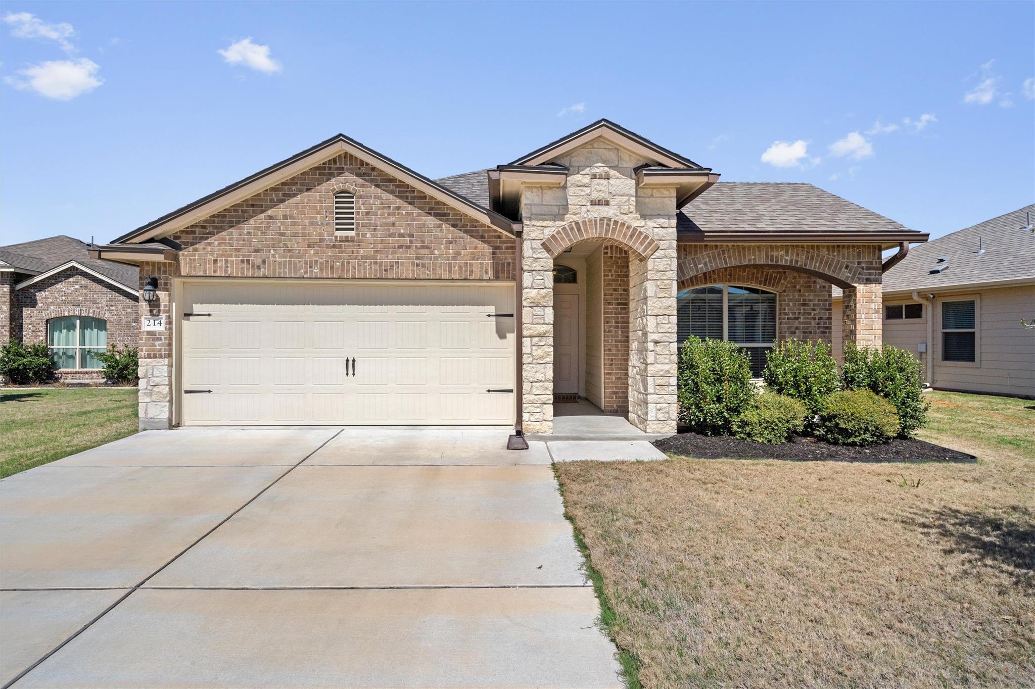 214 Nathaniel Dr, Taylor, TX 76574