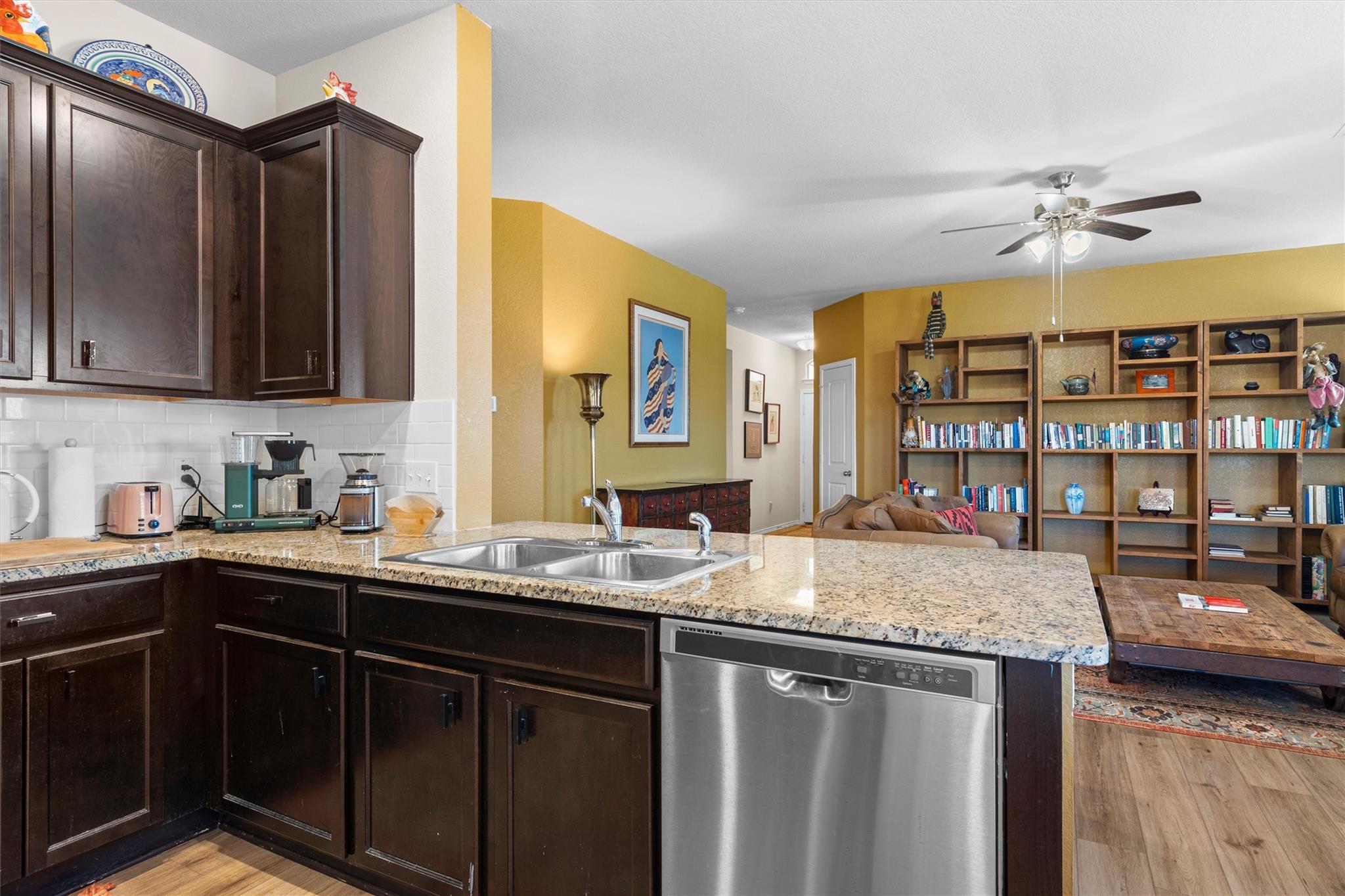 214 Nathaniel Dr, Taylor, TX 76574