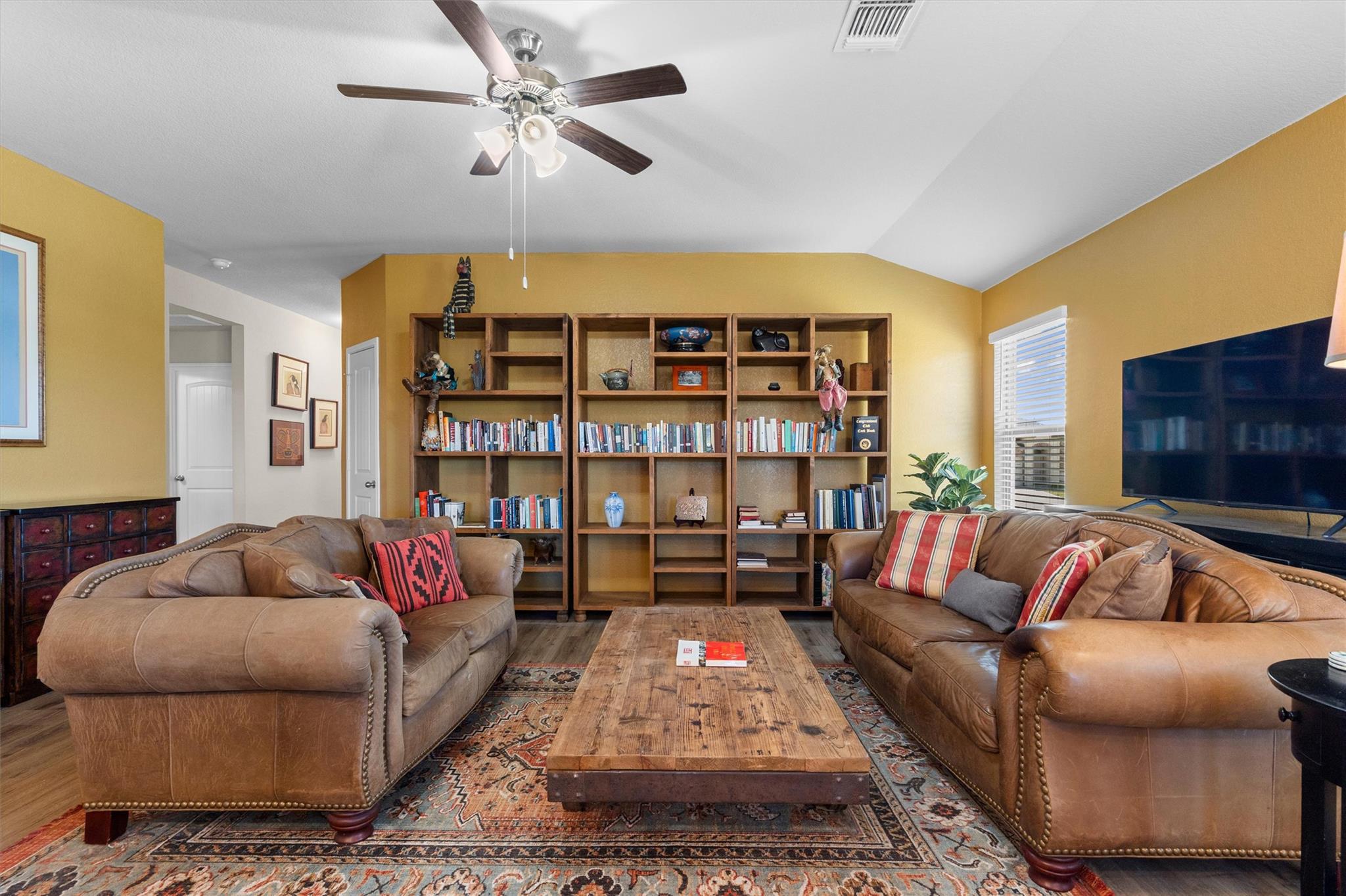 214 Nathaniel Dr, Taylor, TX 76574