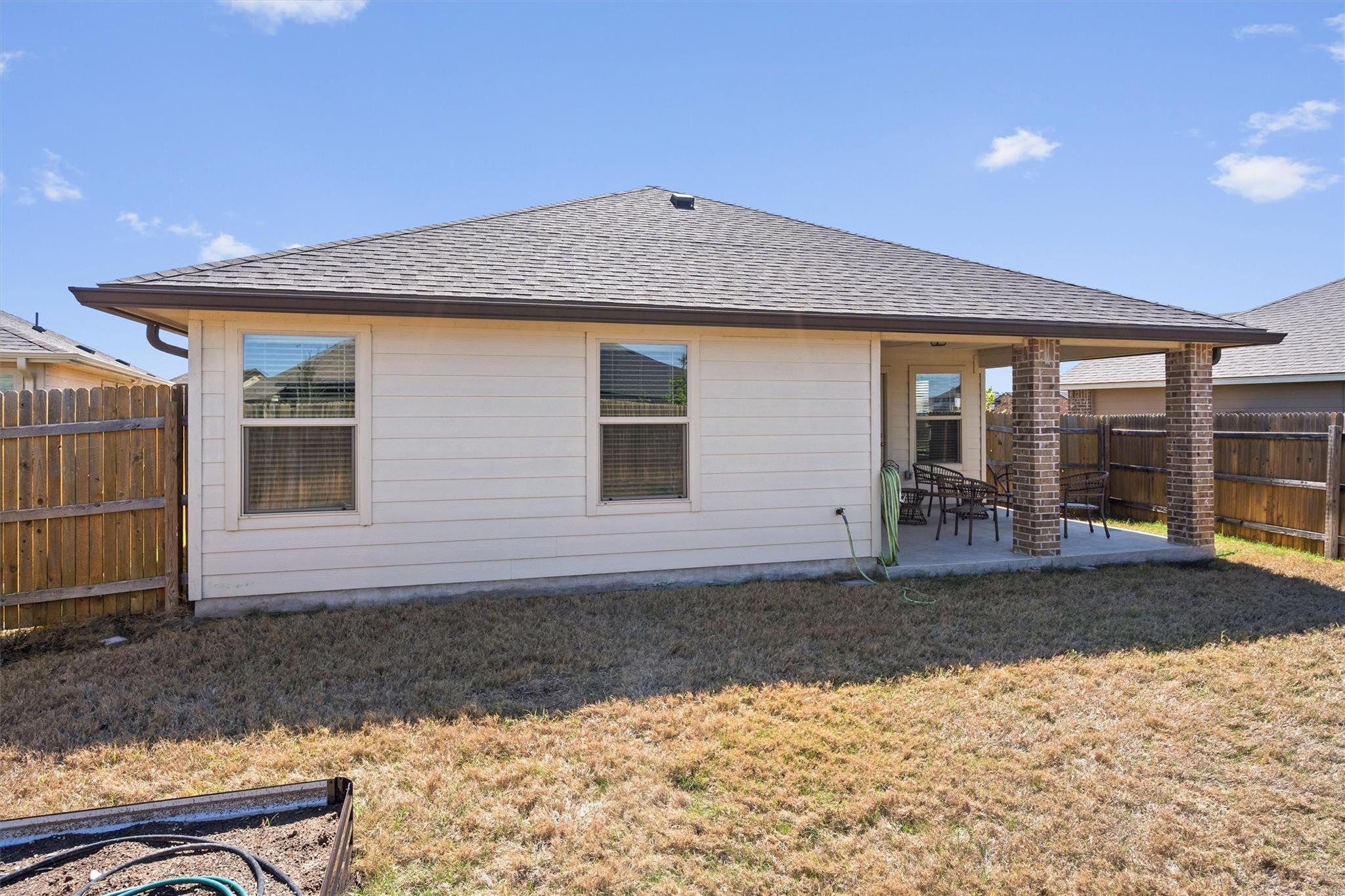 214 Nathaniel Dr, Taylor, TX 76574