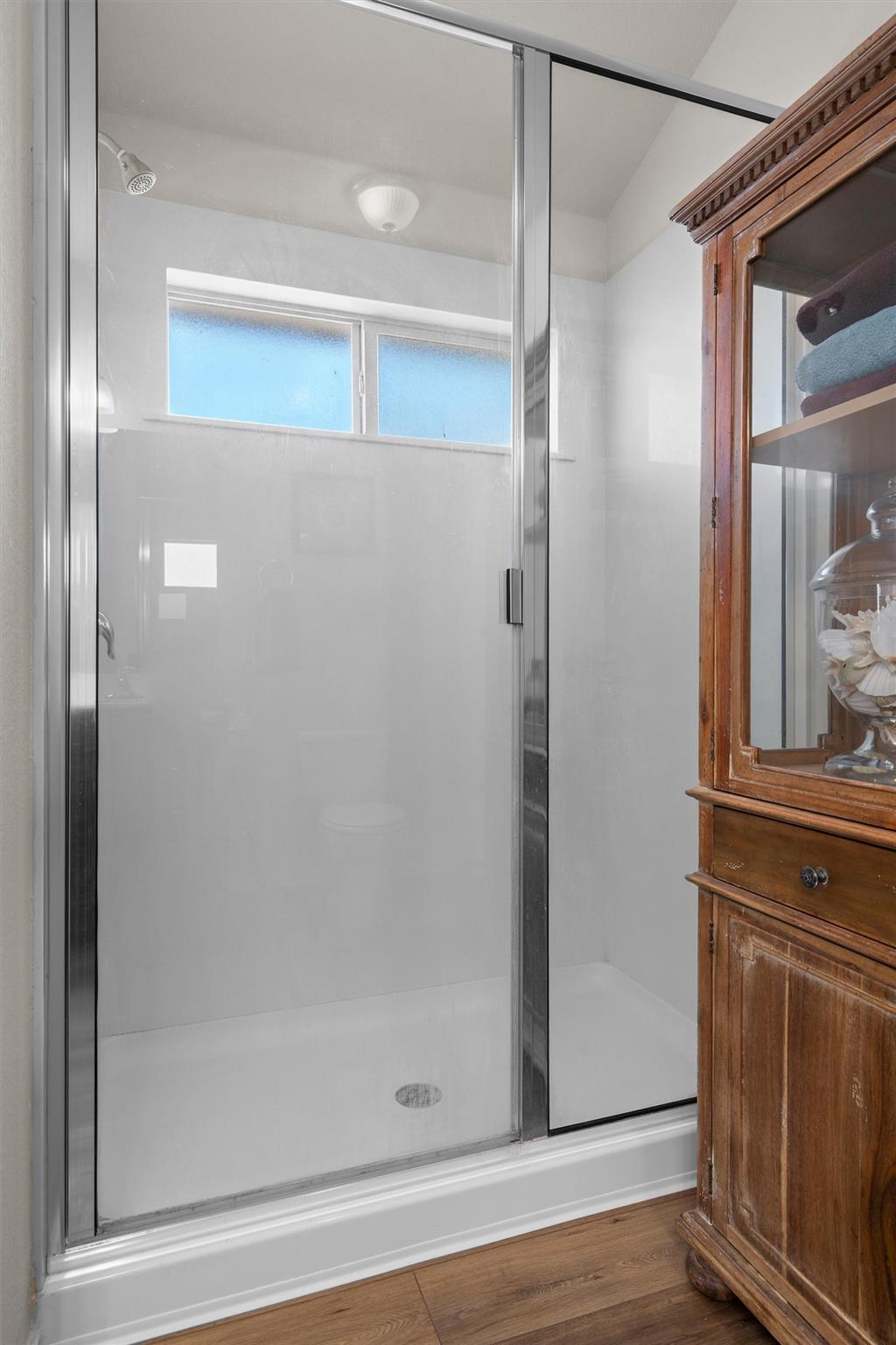 214 Nathaniel Dr, Taylor, TX 76574