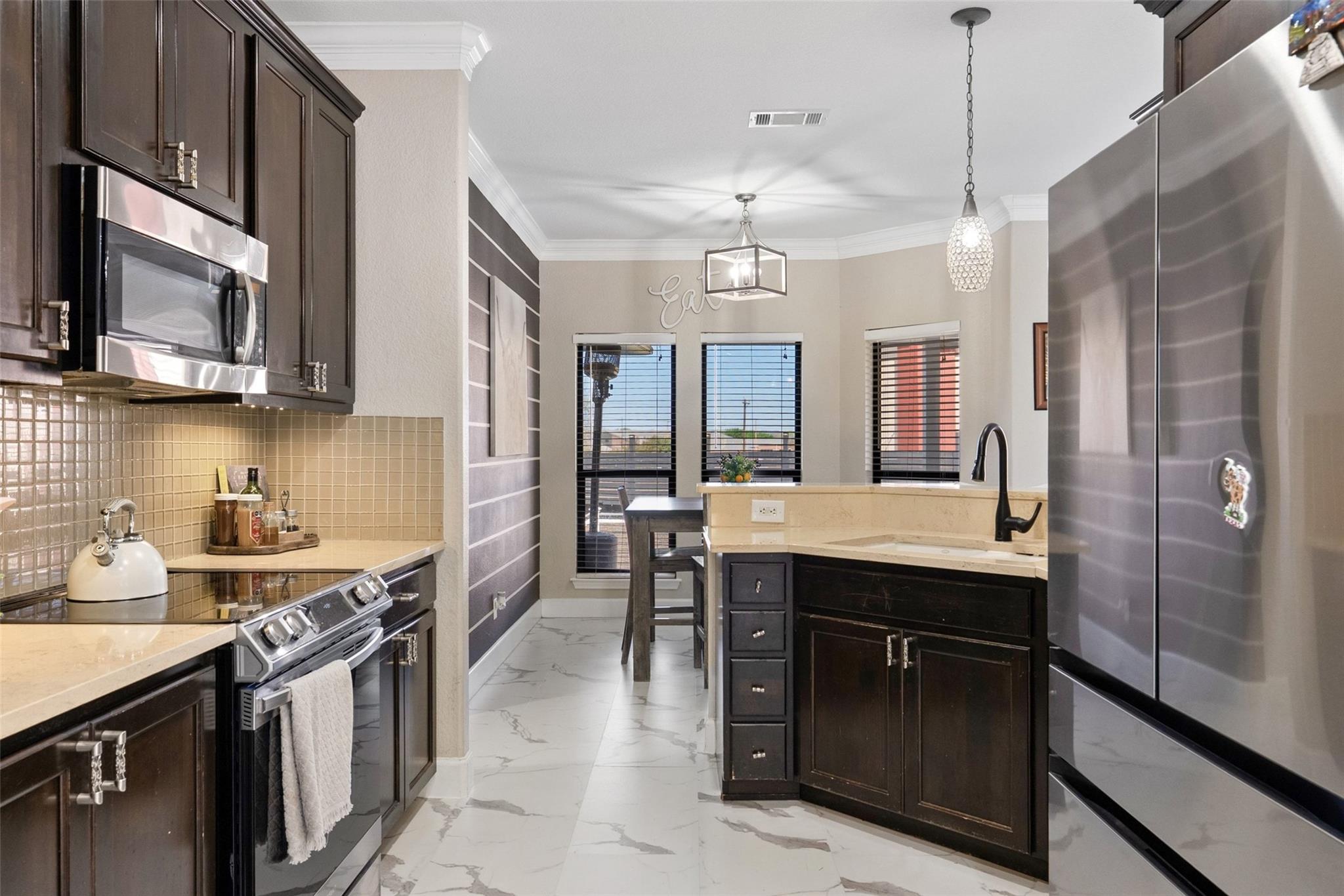 2026 Dripping Spgs, New Braunfels, TX 78130