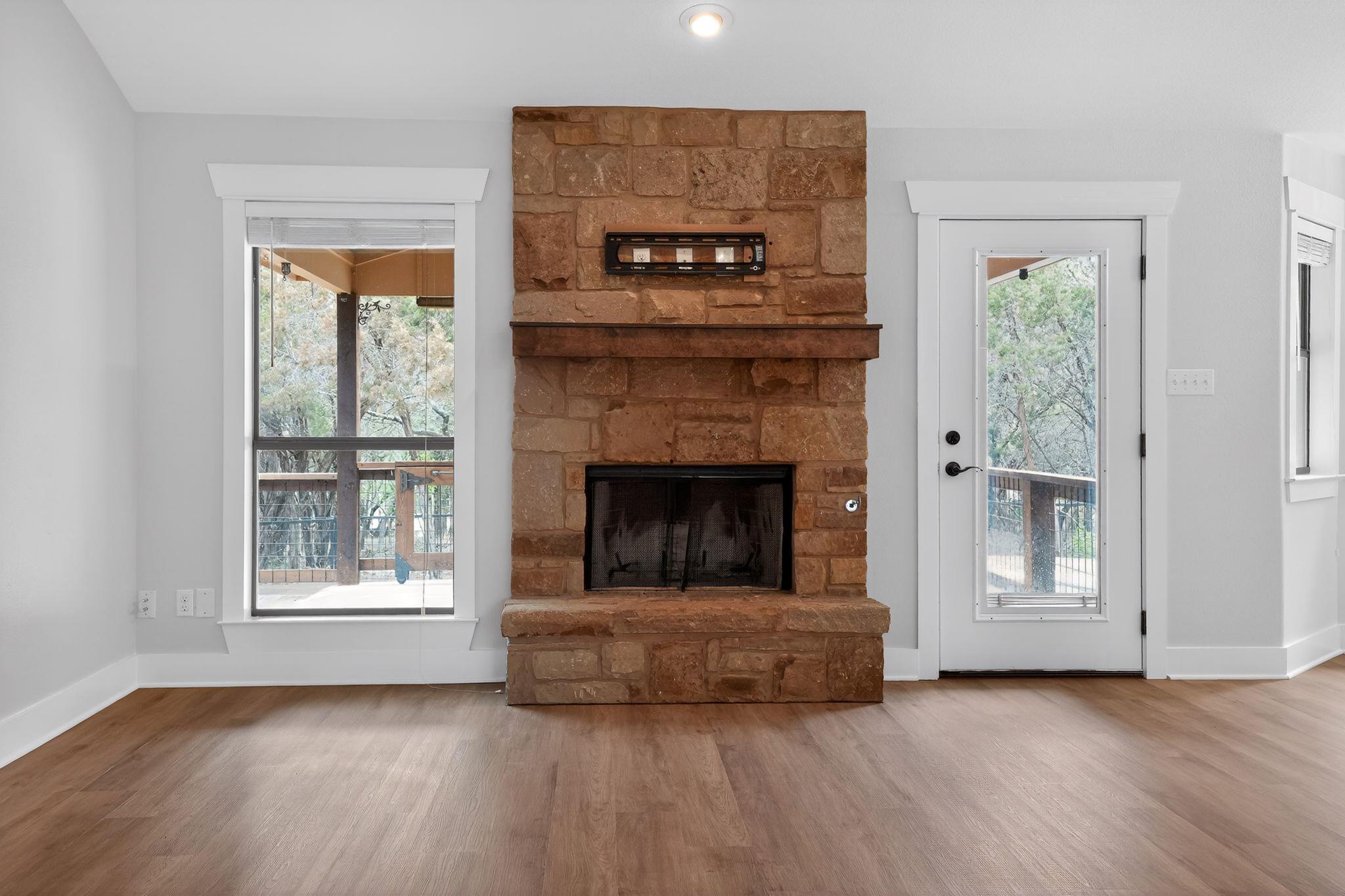 4 Redwood Cir, Wimberley, TX 78676