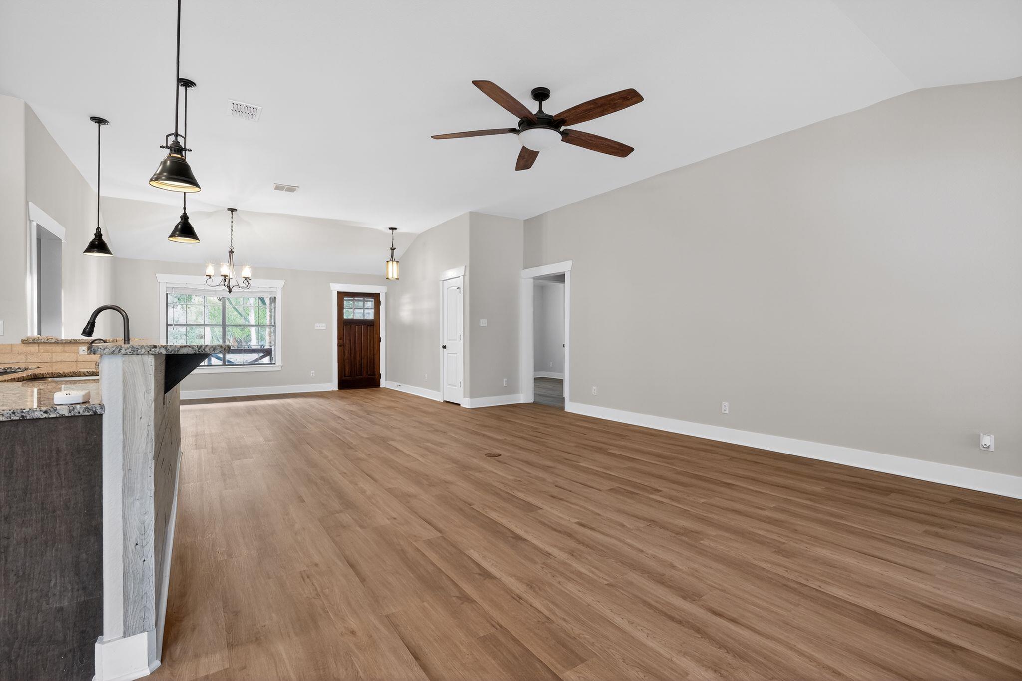 4 Redwood Cir, Wimberley, TX 78676