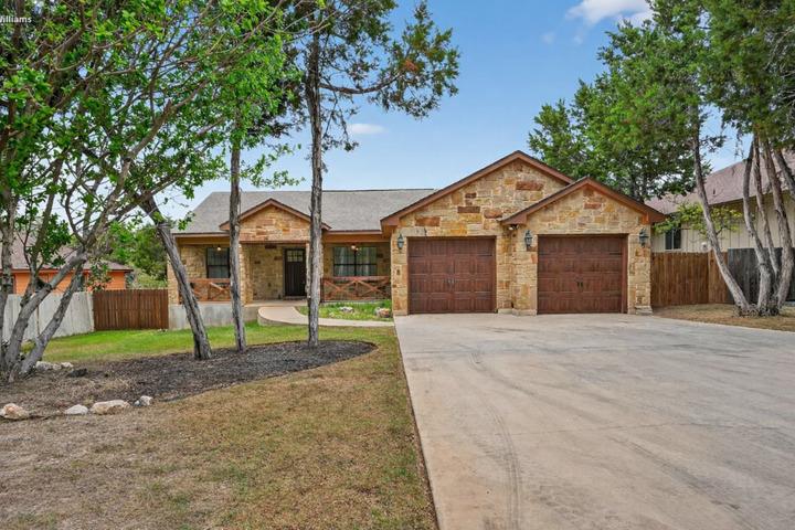 4 Redwood Cir, Wimberley, TX 78676