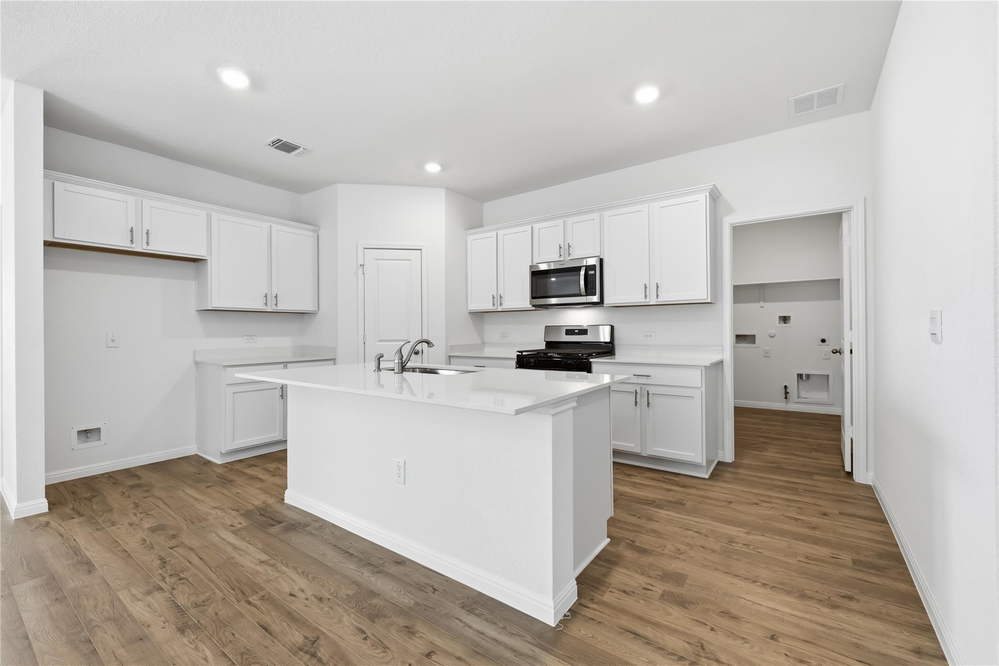 1925 LAZY ACRES St, Leander, TX 78641