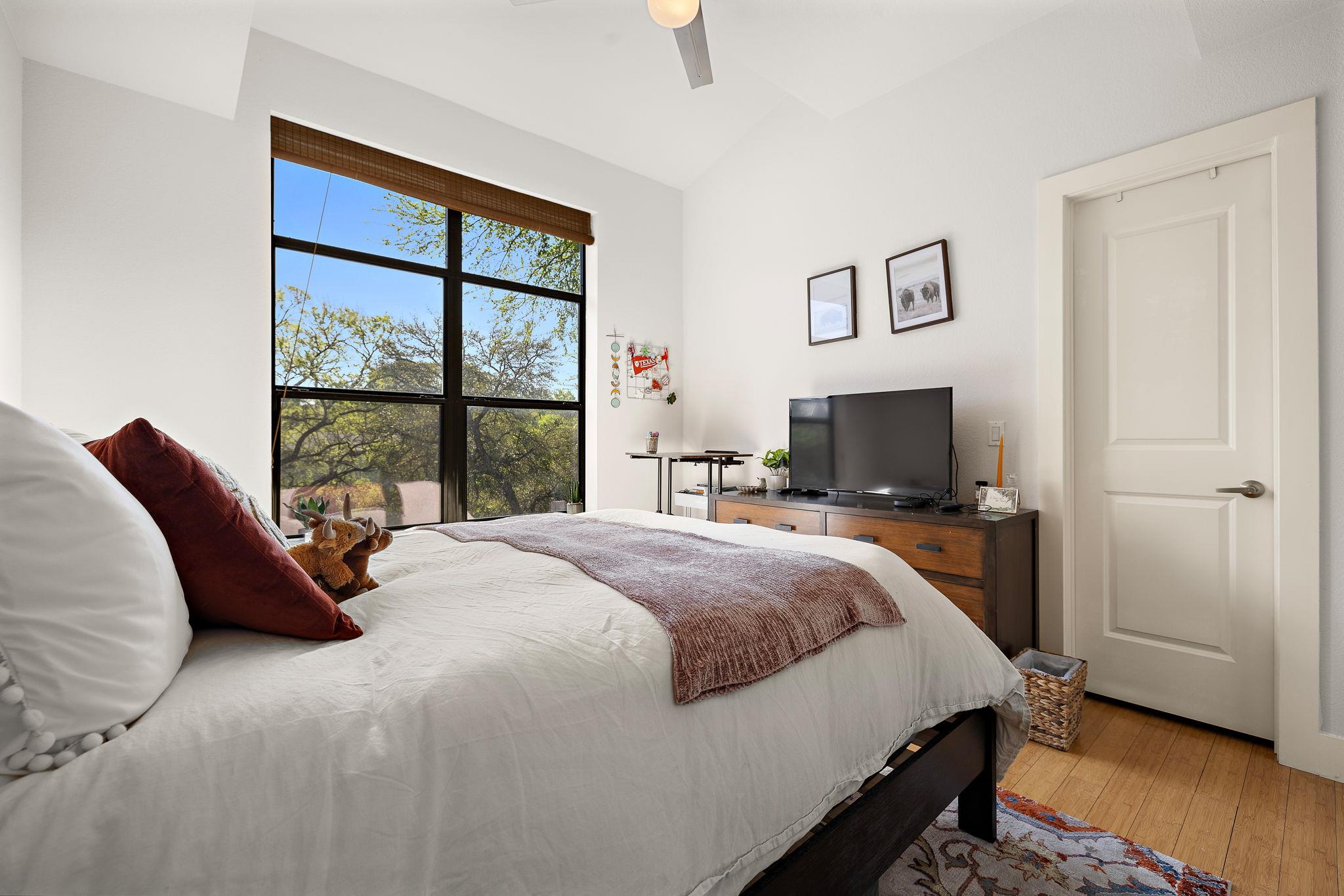 907 Duncan Ln # 302, Austin, TX 78705