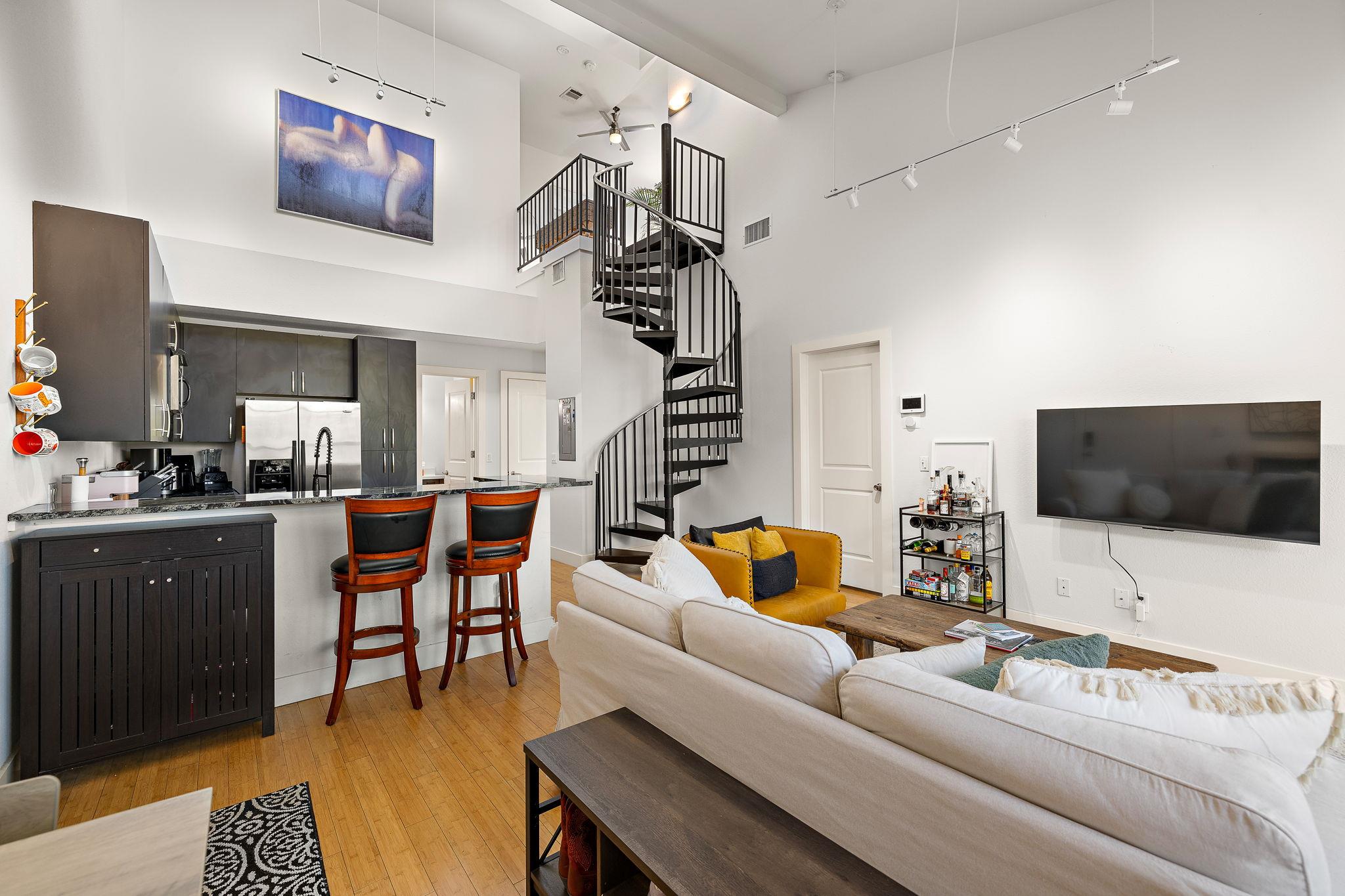 907 Duncan Ln # 302, Austin, TX 78705