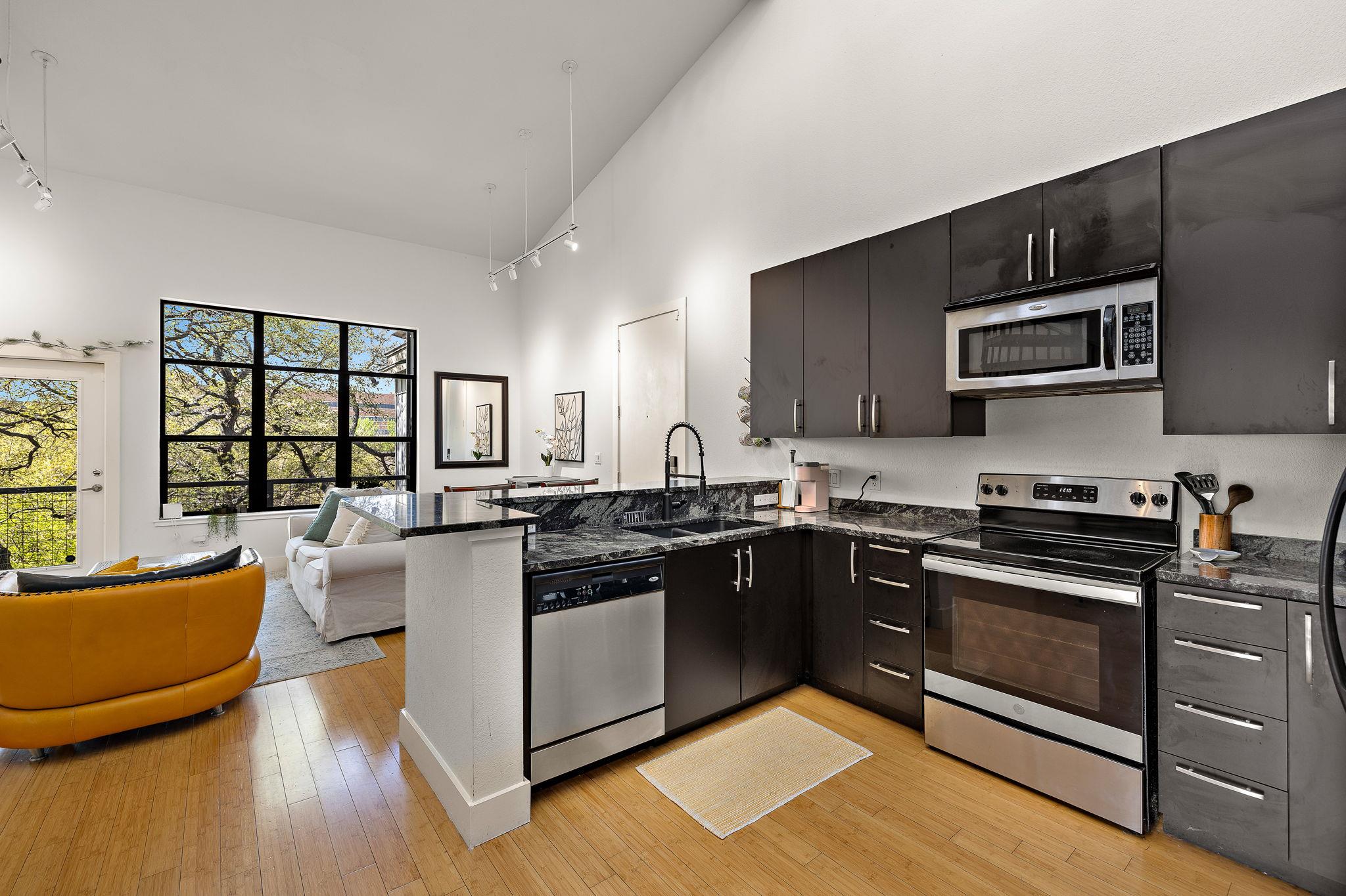 907 Duncan Ln # 302, Austin, TX 78705