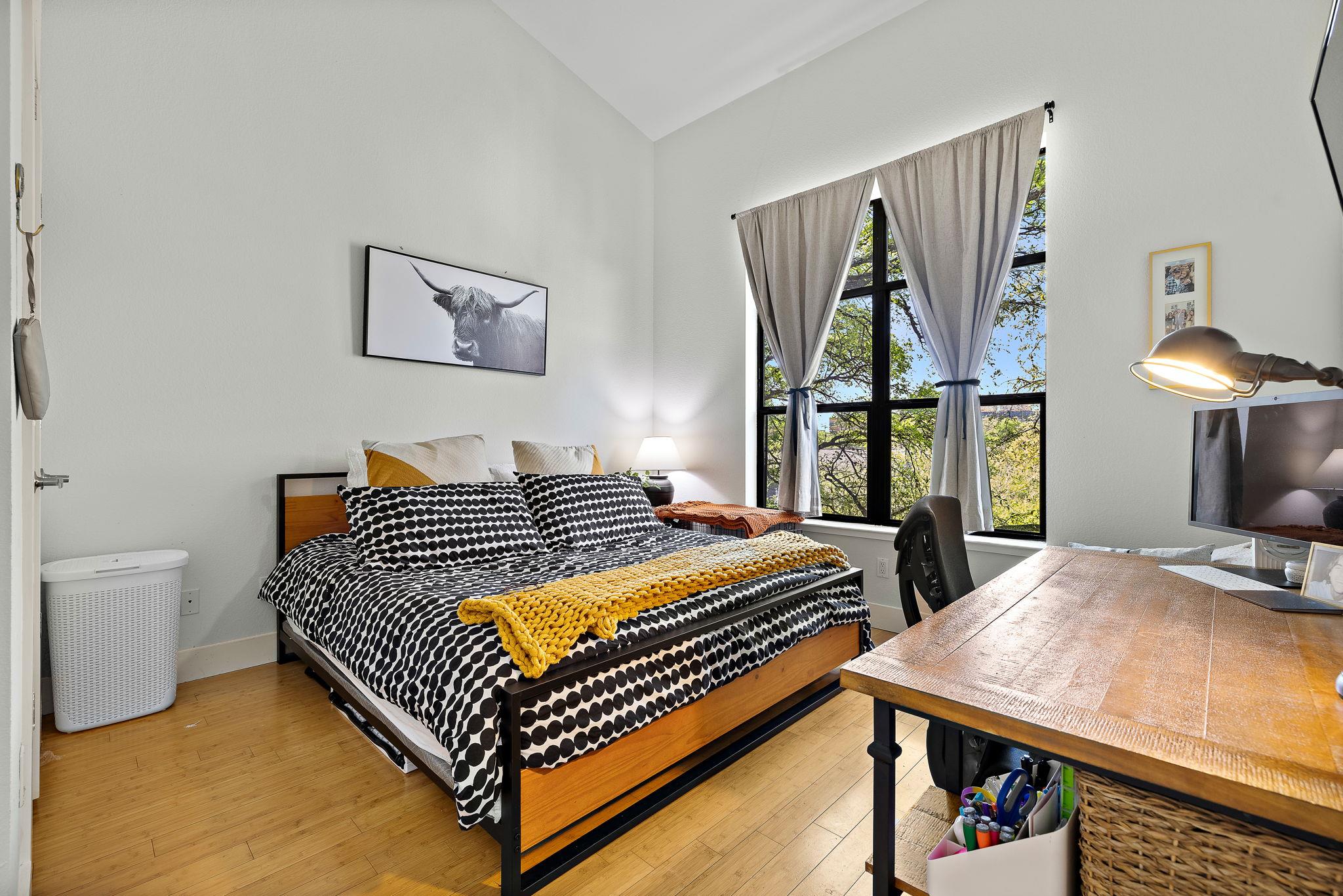 907 Duncan Ln # 302, Austin, TX 78705