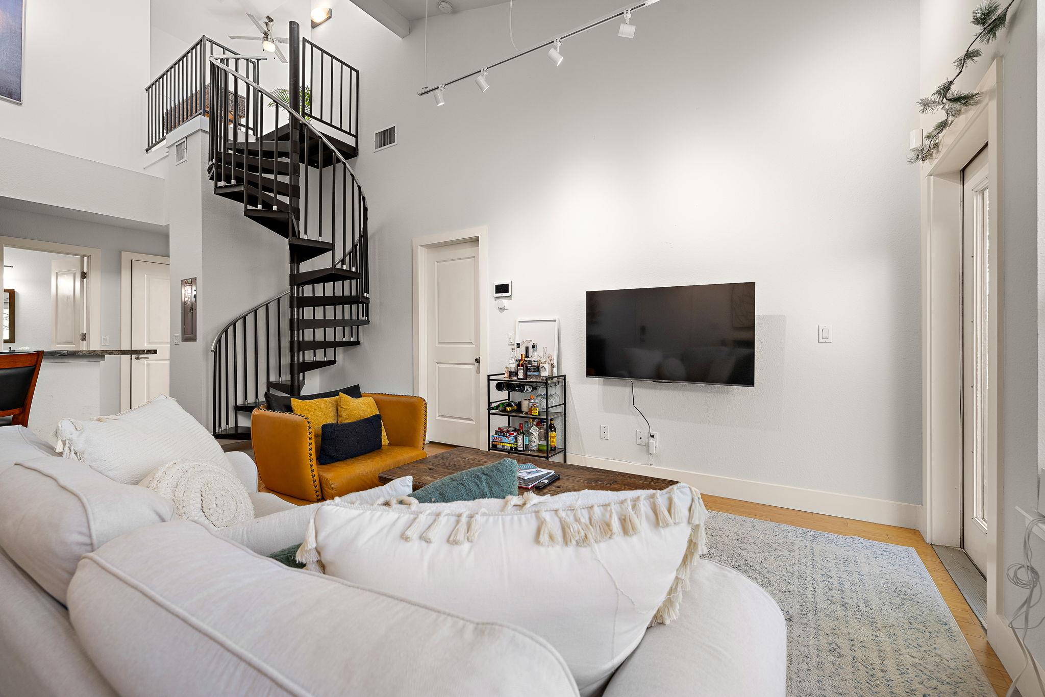 907 Duncan Ln # 302, Austin, TX 78705