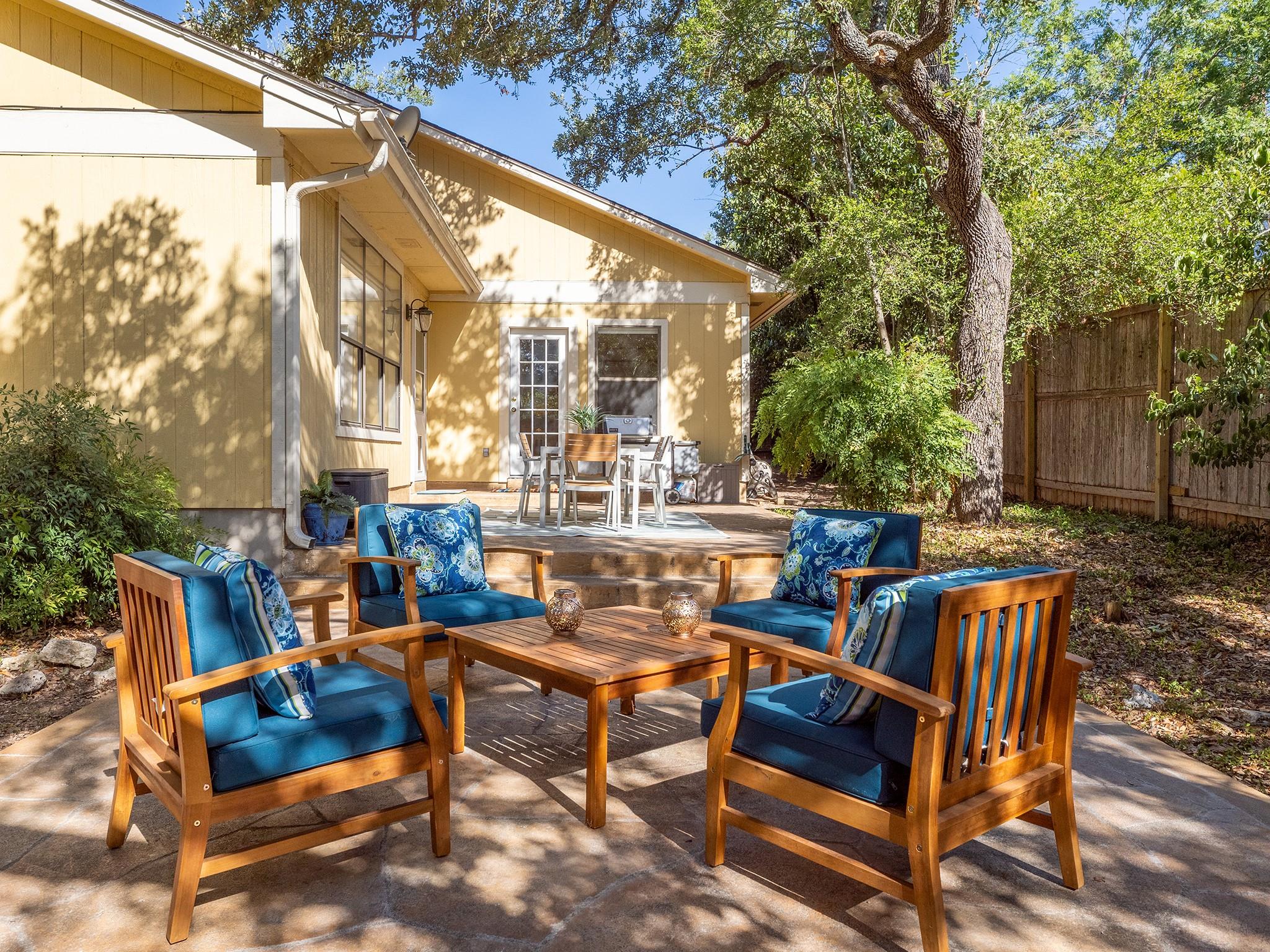 8906 Scotsman Dr, Austin, TX 78750