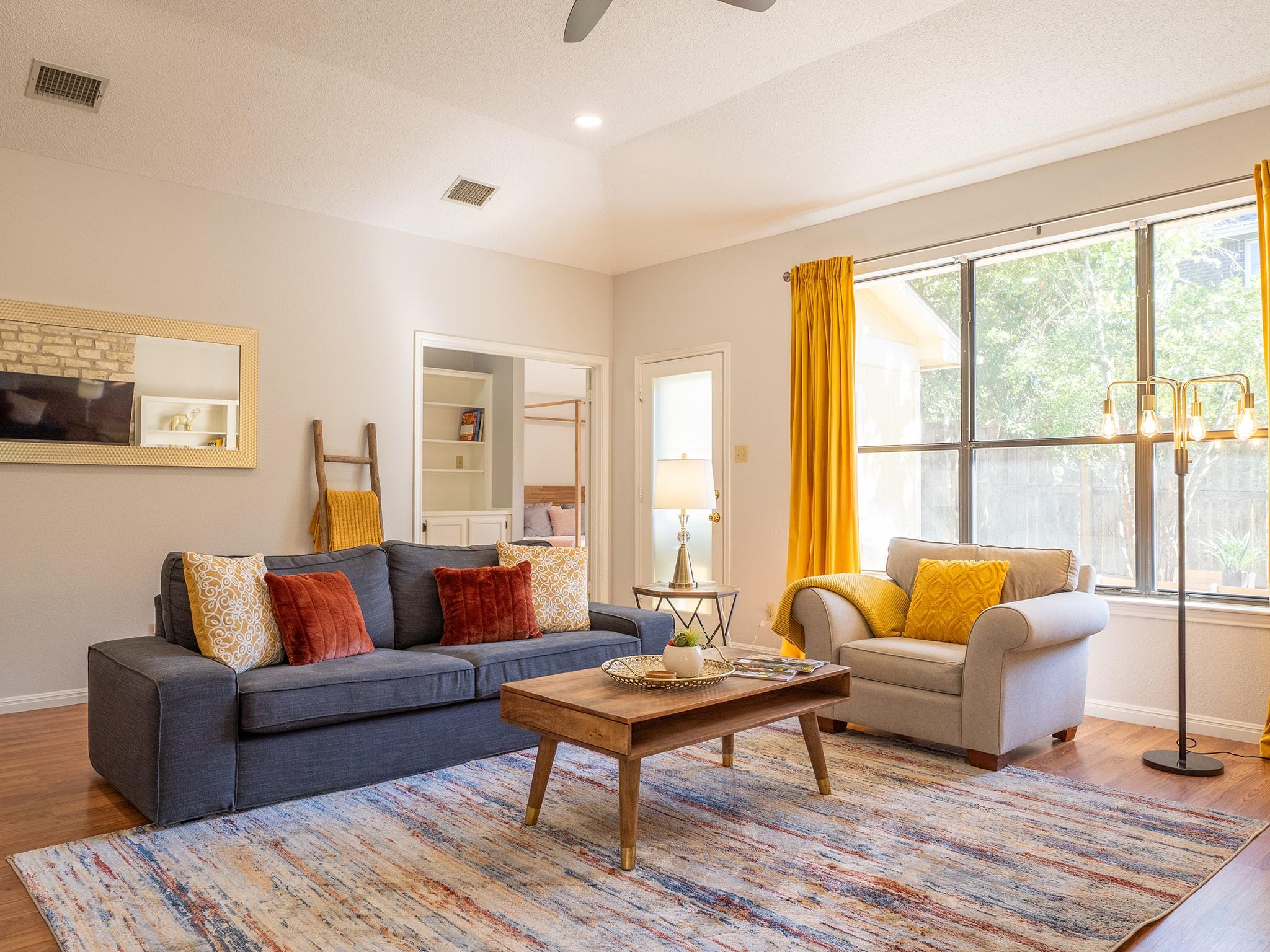 8906 Scotsman Dr, Austin, TX 78750