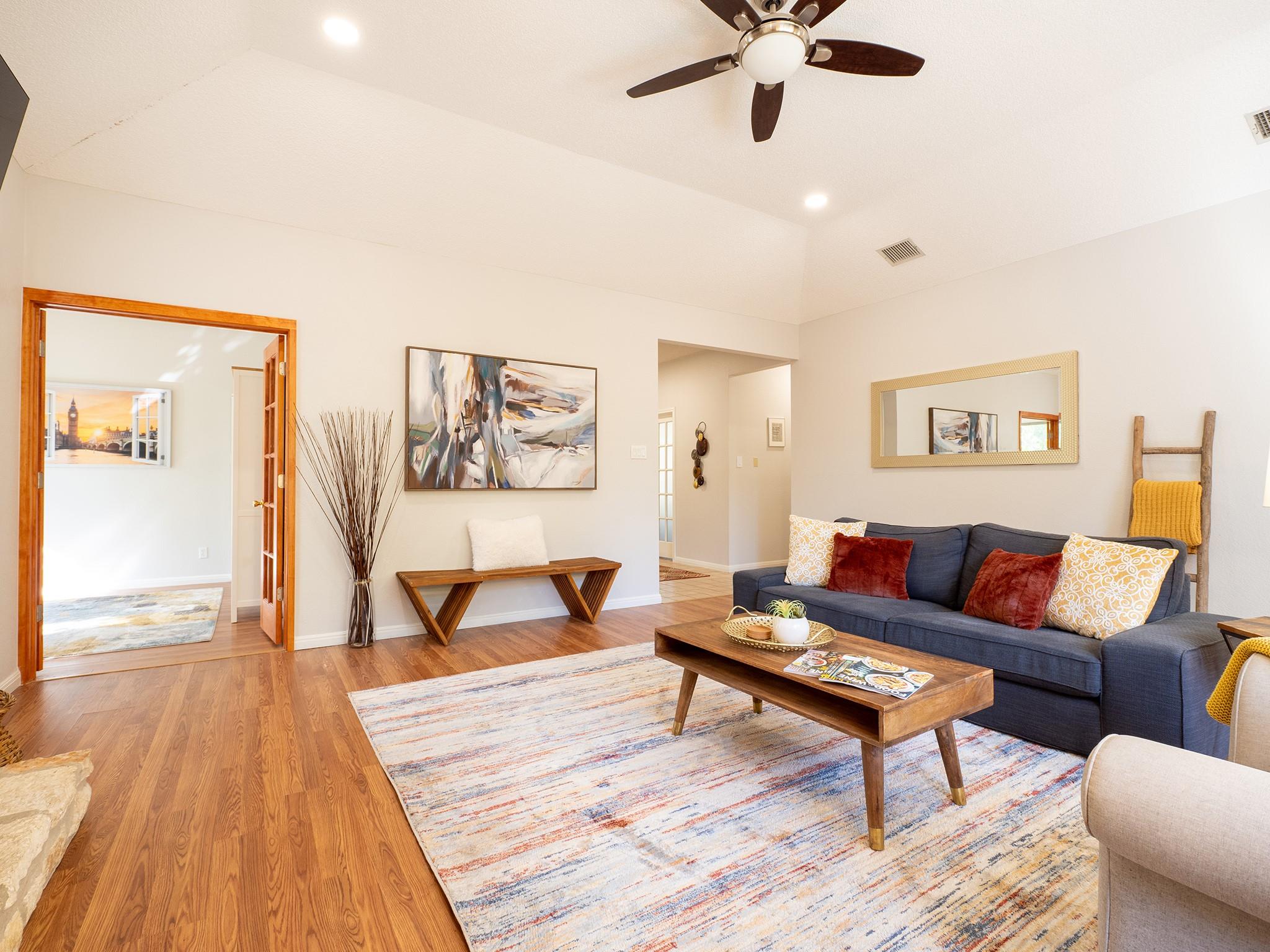 8906 Scotsman Dr, Austin, TX 78750